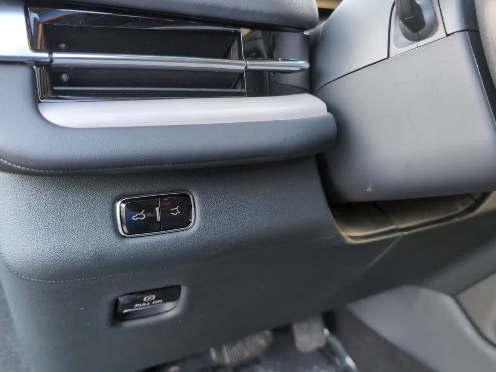 used 2025 Lincoln Navigator car, priced at $98,498