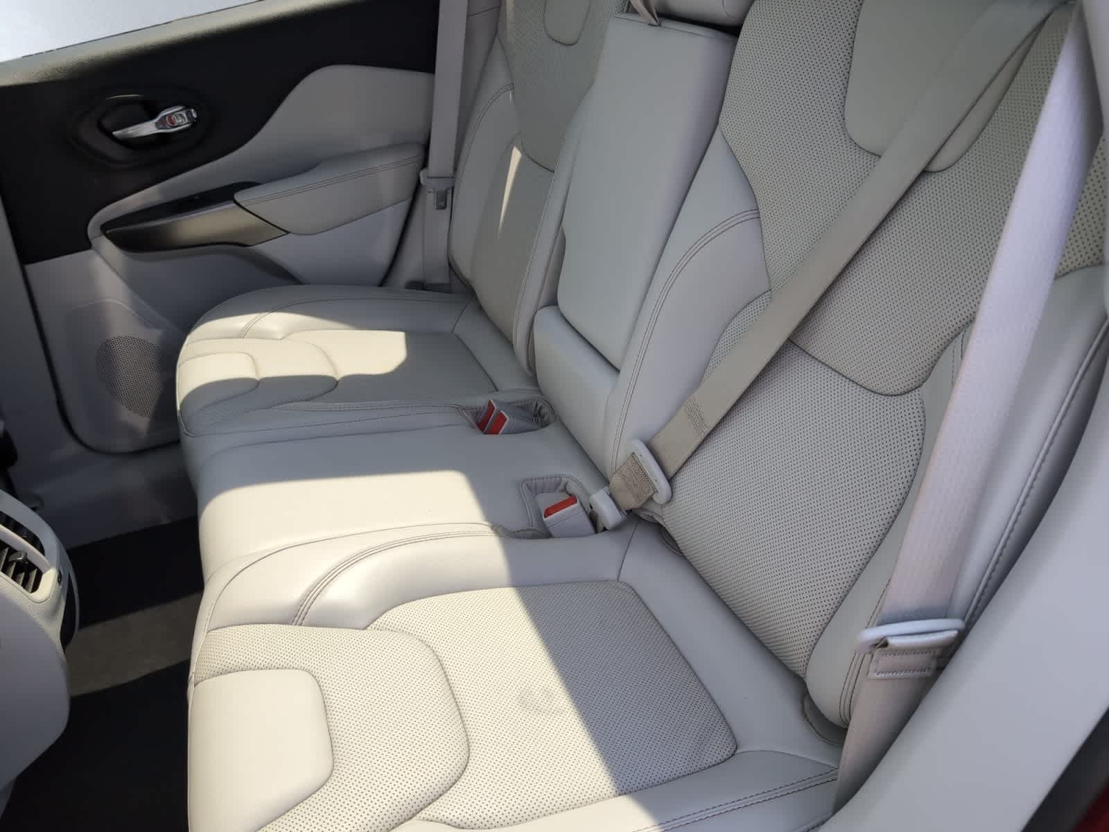 used 2020 Jeep Cherokee car, priced at $17,298
