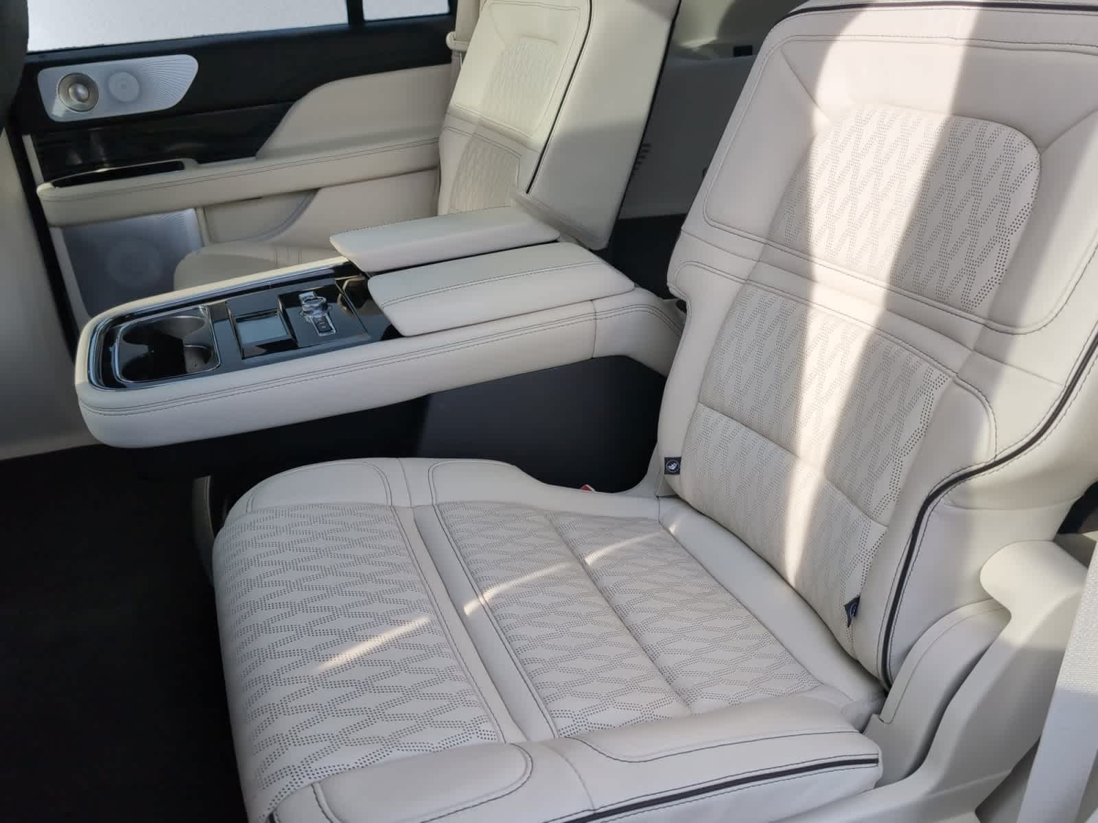 used 2021 Lincoln Navigator car, priced at $45,598