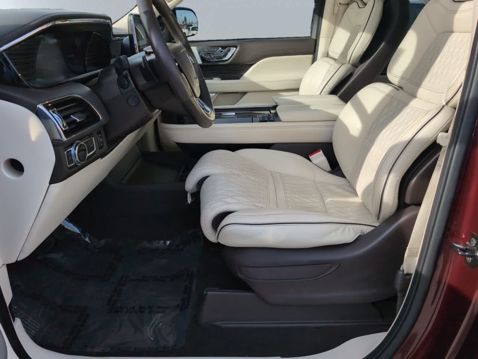 used 2021 Lincoln Navigator car, priced at $48,998