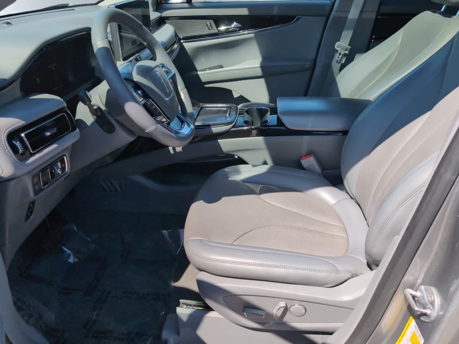 used 2022 Lincoln Nautilus car, priced at $34,898