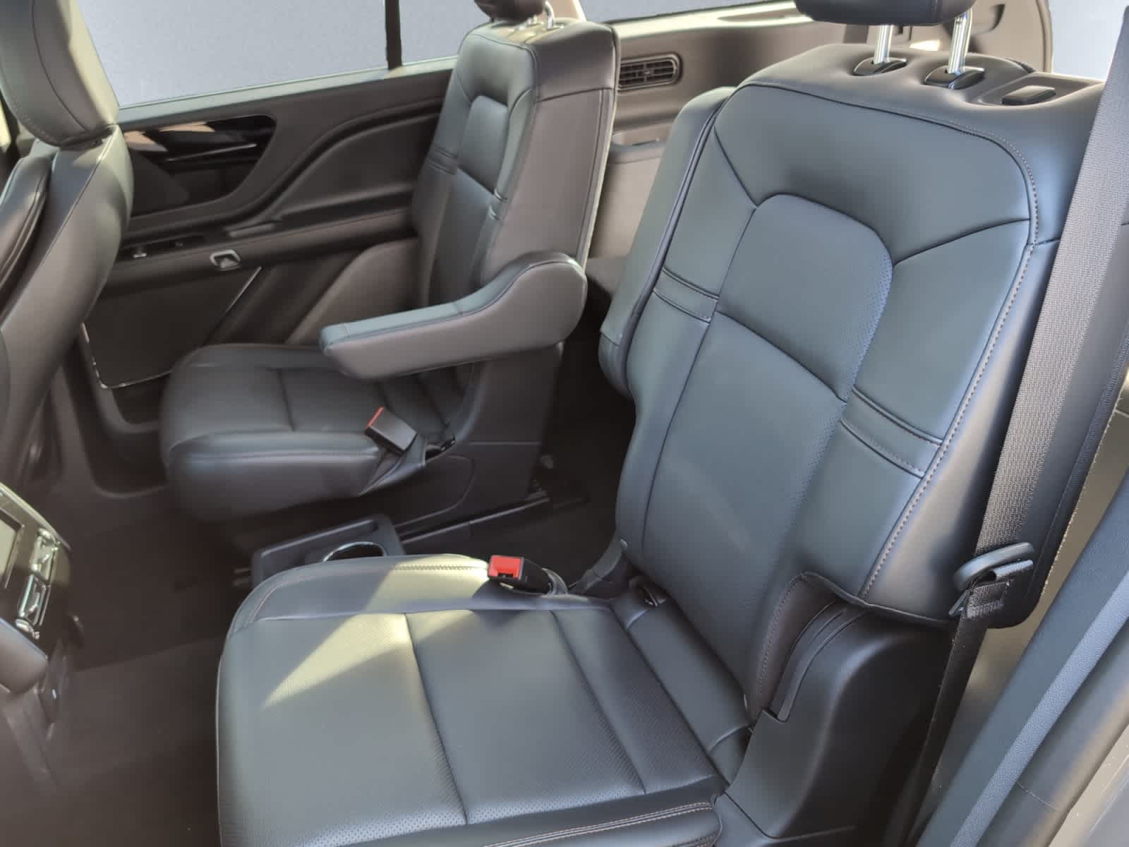 used 2025 Lincoln Aviator car, priced at $64,798