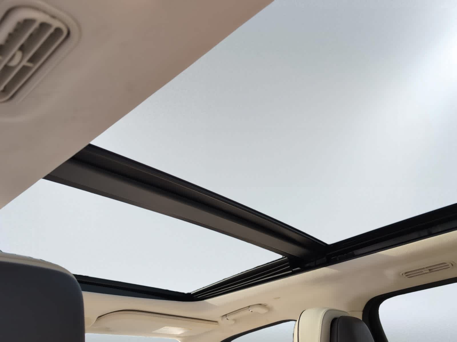 used 2021 Lincoln Navigator car, priced at $45,598