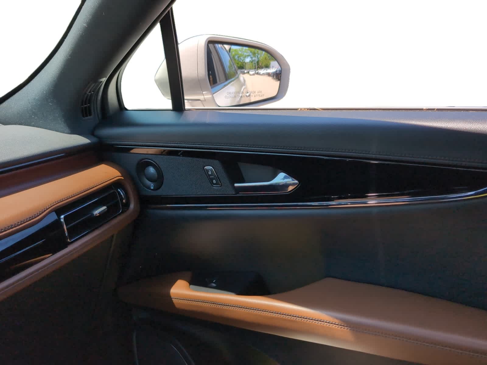 used 2023 Lincoln Nautilus car, priced at $35,998