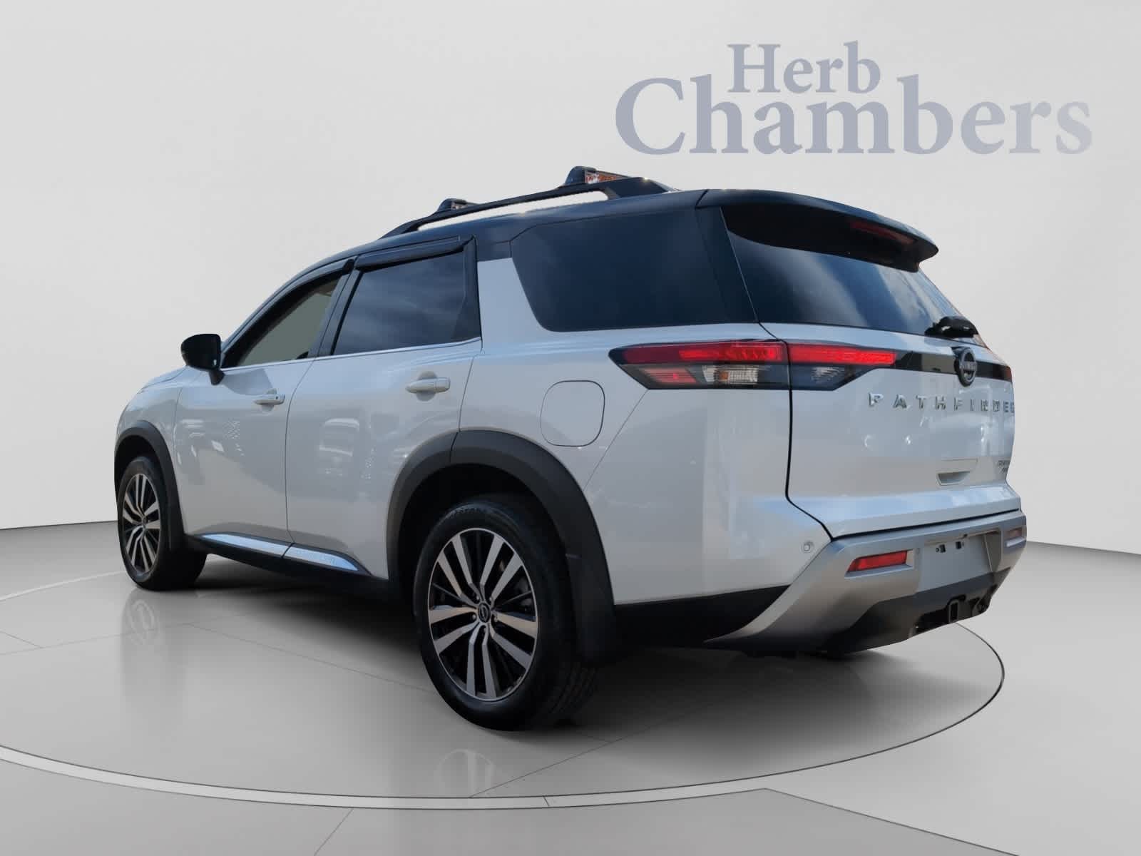 Used 2025 Nissan Pathfinder Platinum SUV
