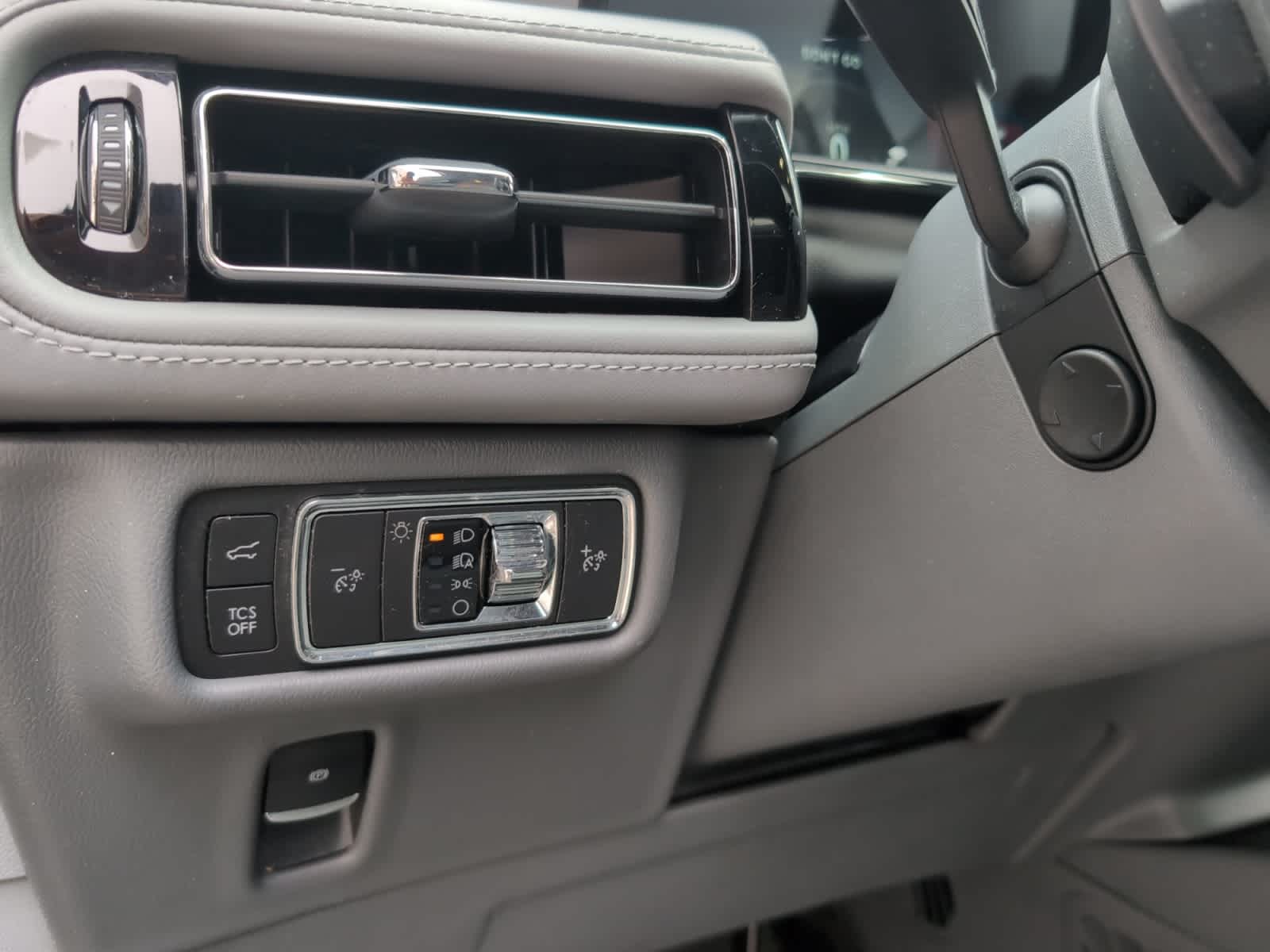 used 2022 Lincoln Nautilus car, priced at $29,498