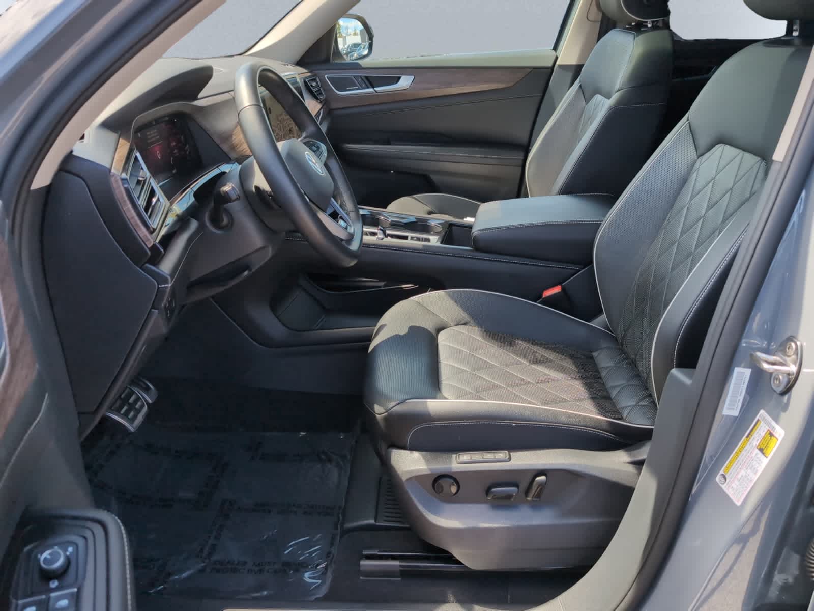 used 2025 Volkswagen Atlas car, priced at $44,398