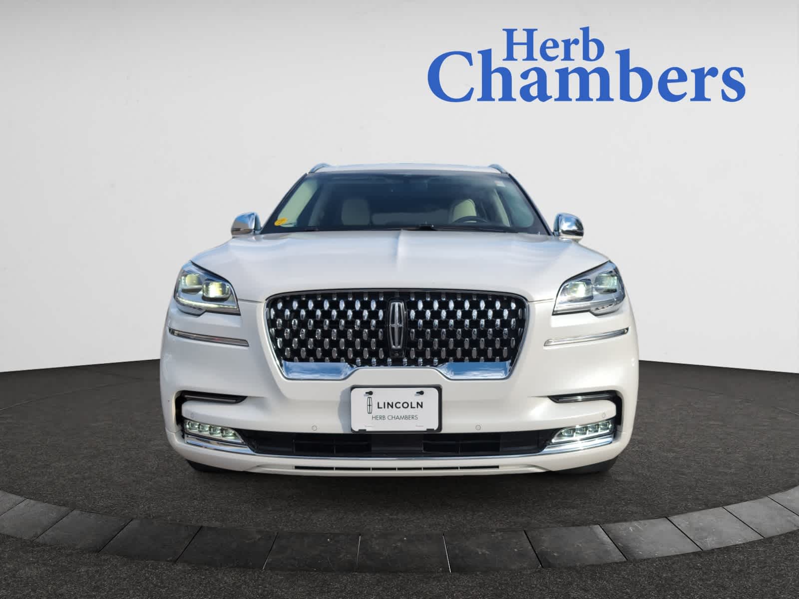 2020 Lincoln Aviator Black Label photo 2