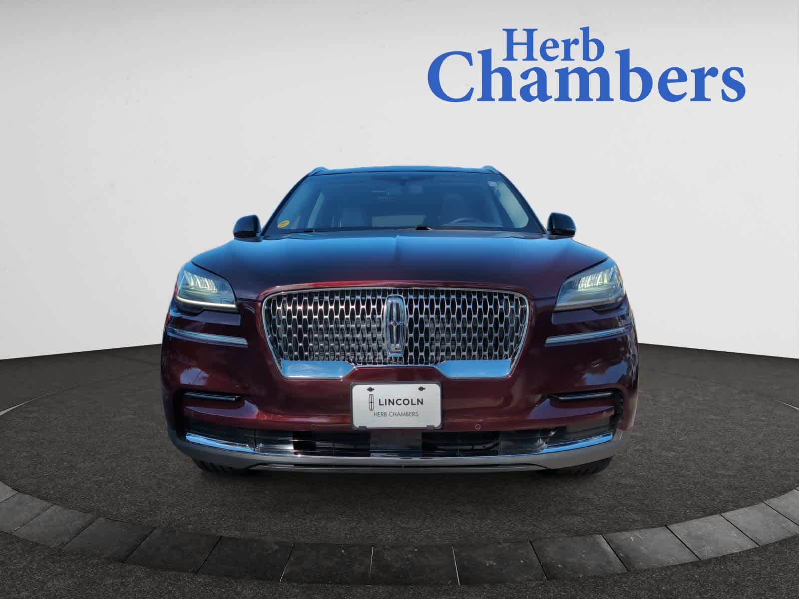 2022 Lincoln Aviator Standard photo 2