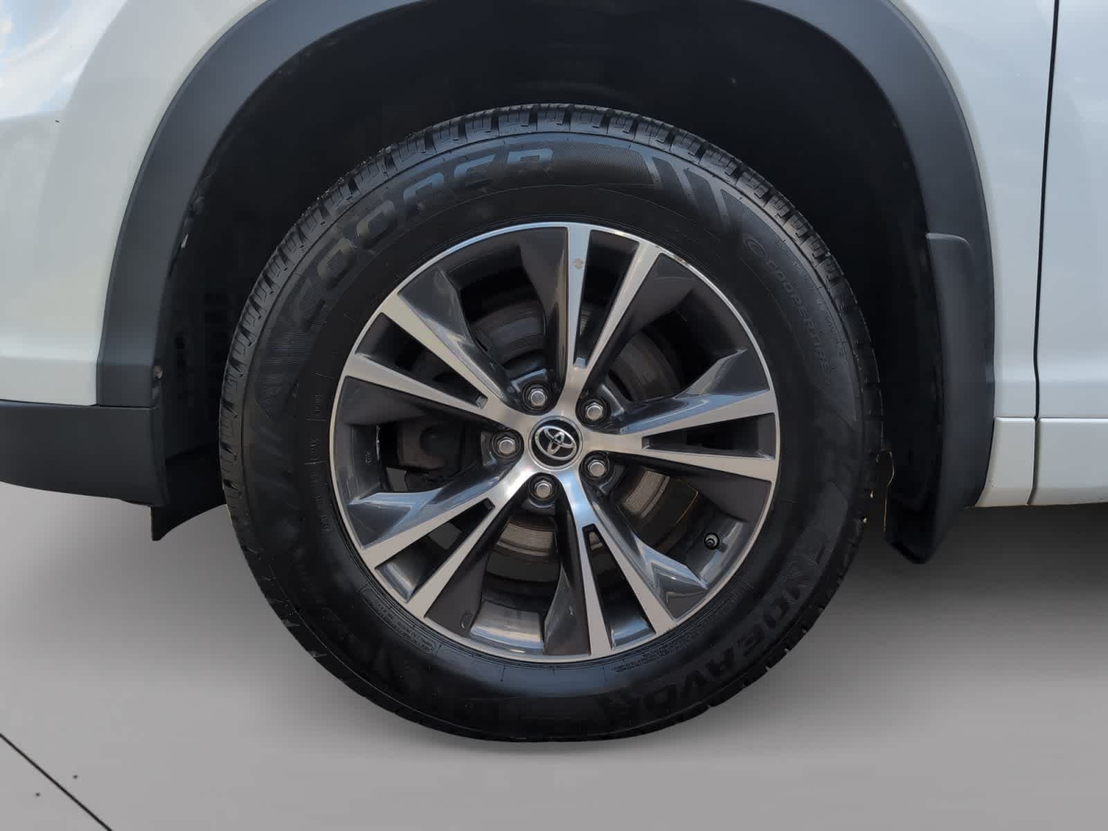 used 2016 Toyota Highlander car, priced at $14,998