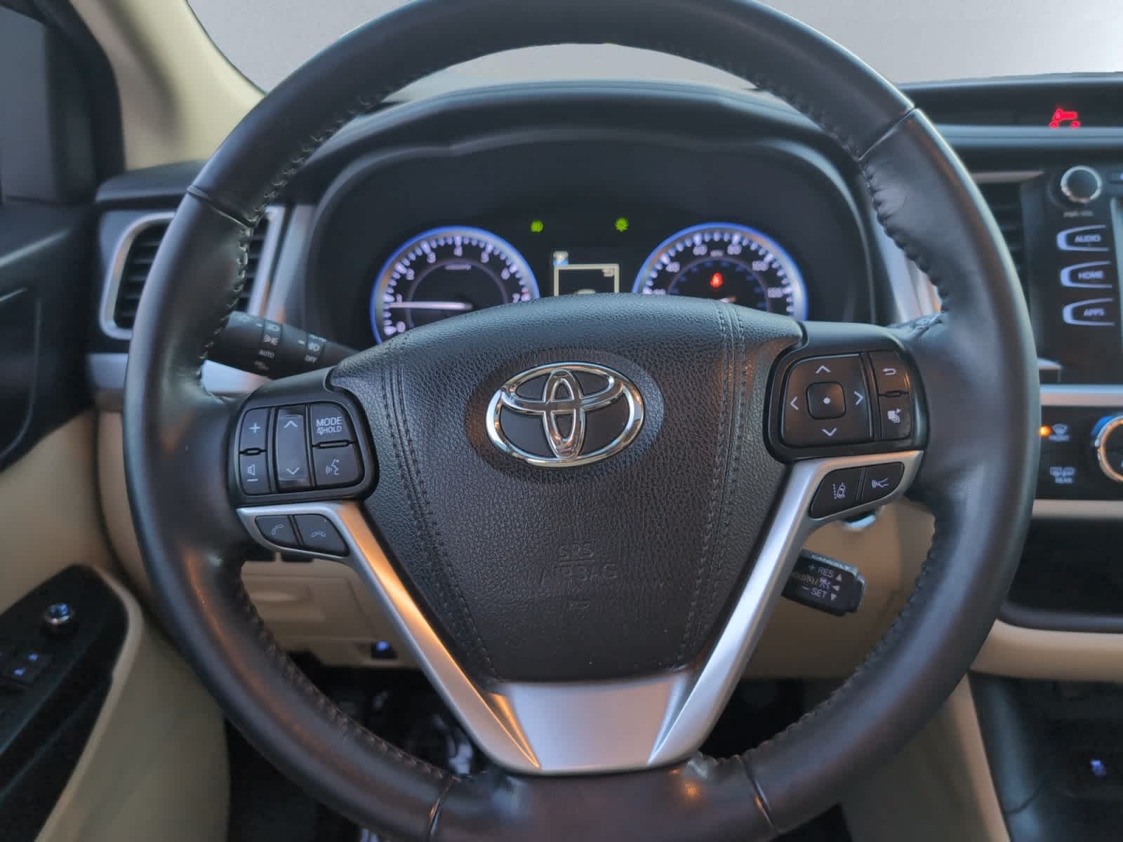 used 2018 Toyota Highlander car, priced at $23,998