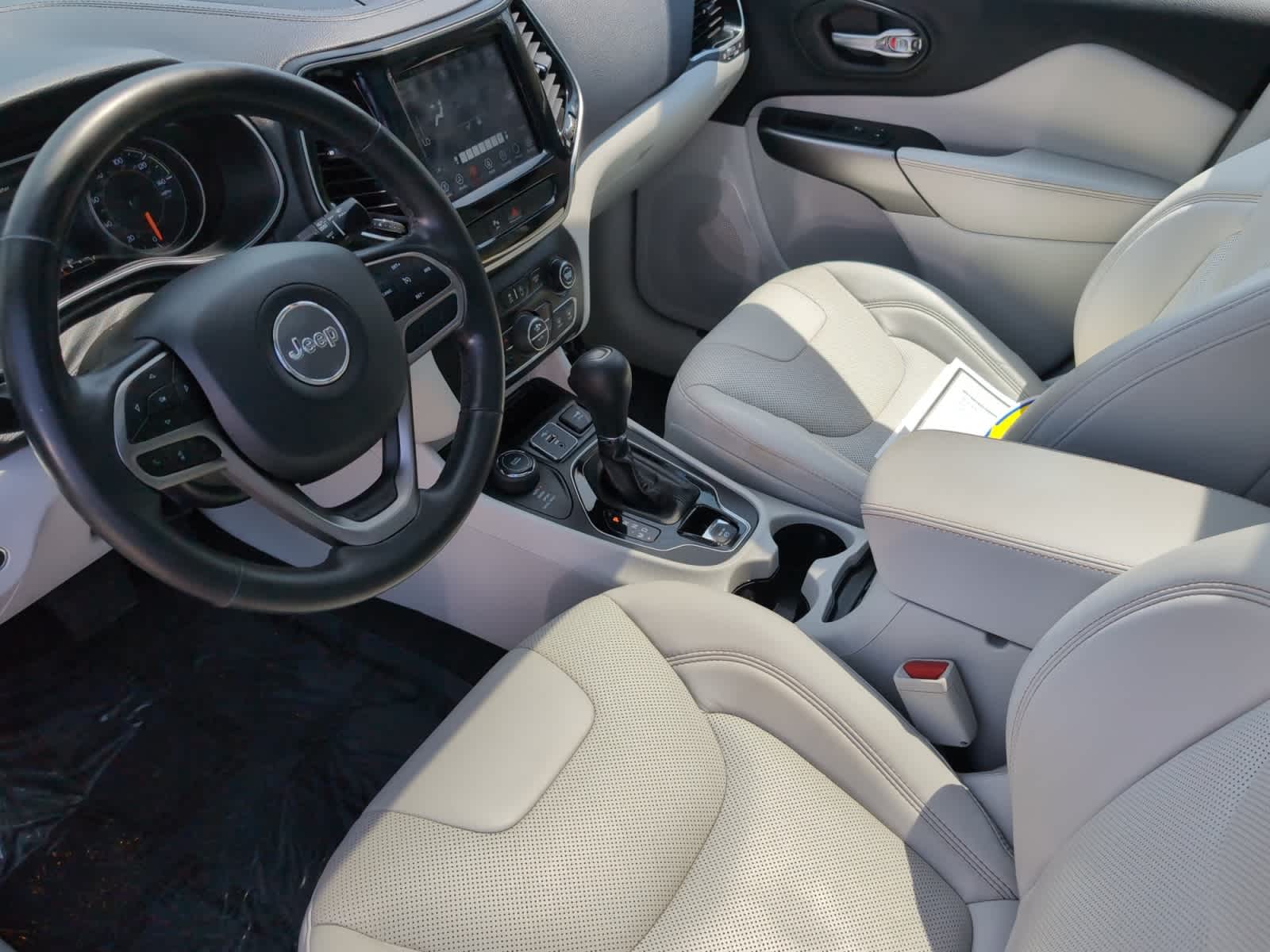 used 2020 Jeep Cherokee car, priced at $17,298