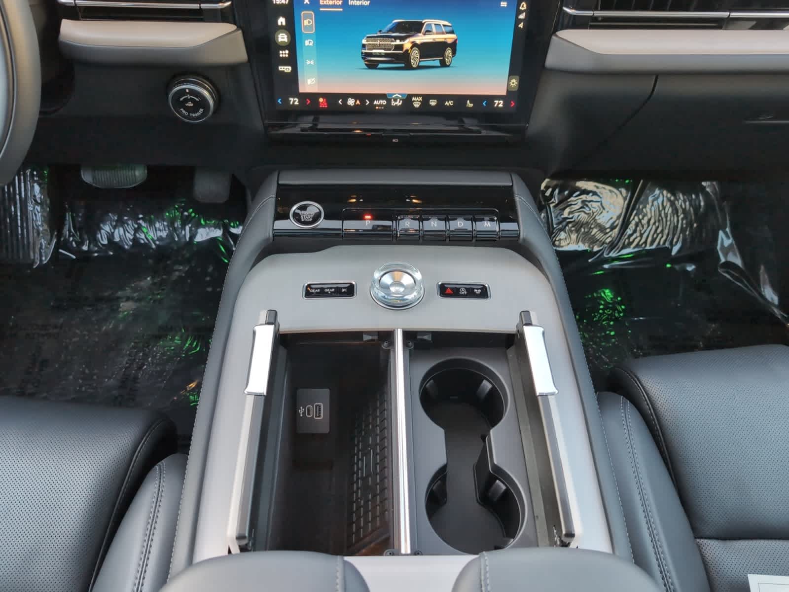 used 2025 Lincoln Navigator car, priced at $101,998