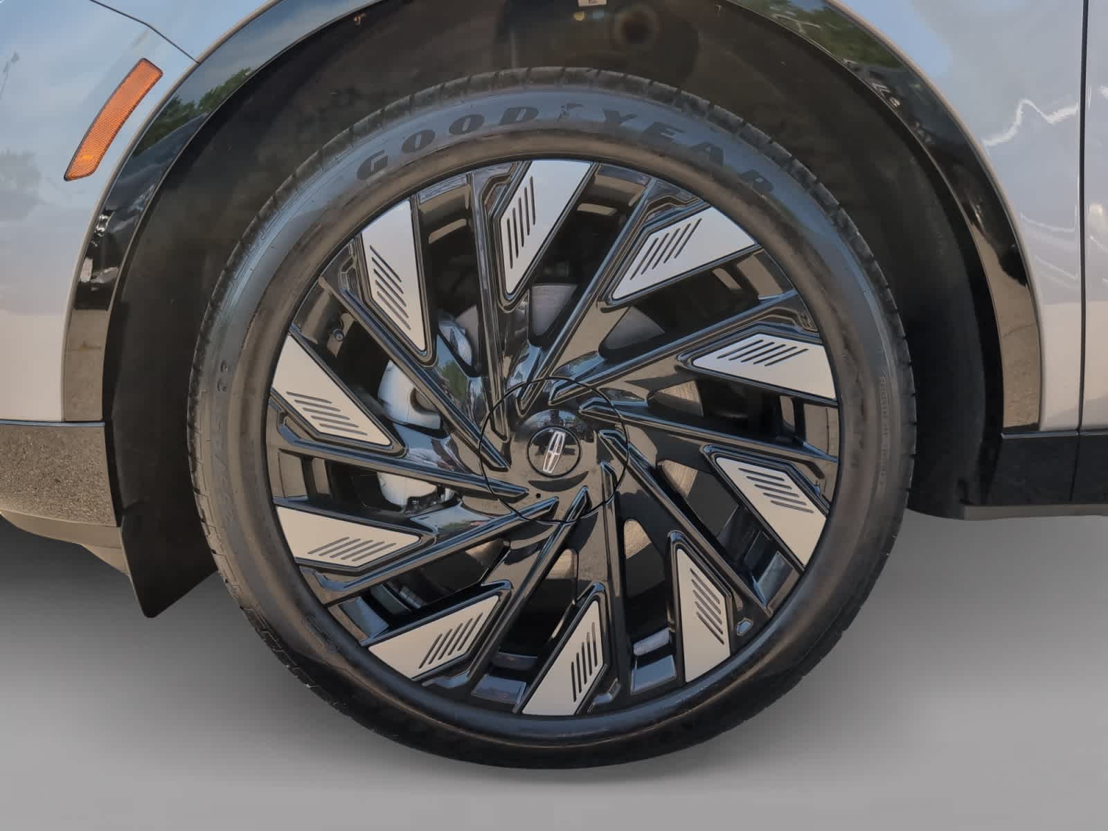used 2025 Lincoln Nautilus car, priced at $57,298