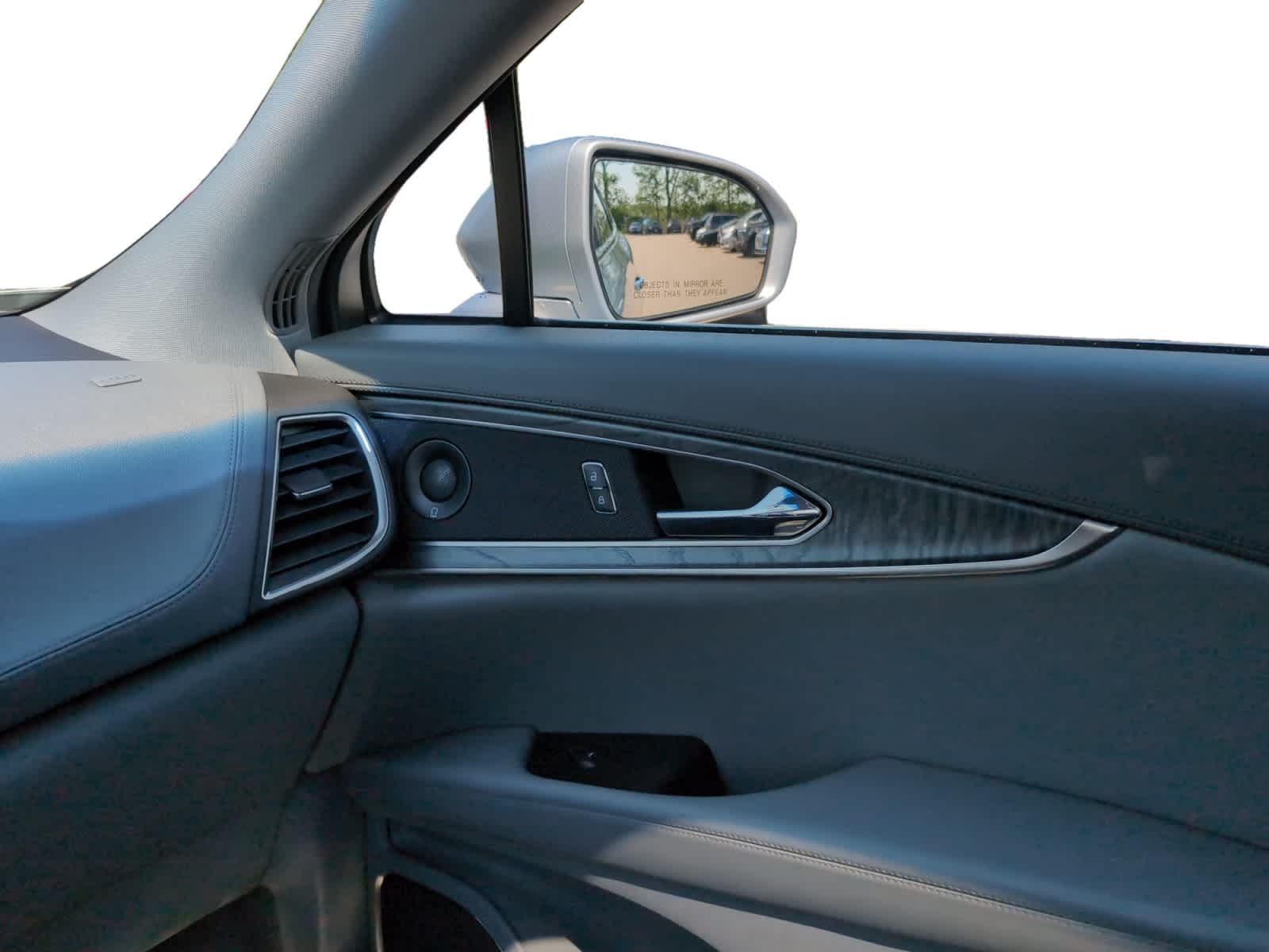 used 2020 Lincoln Nautilus car, priced at $25,298