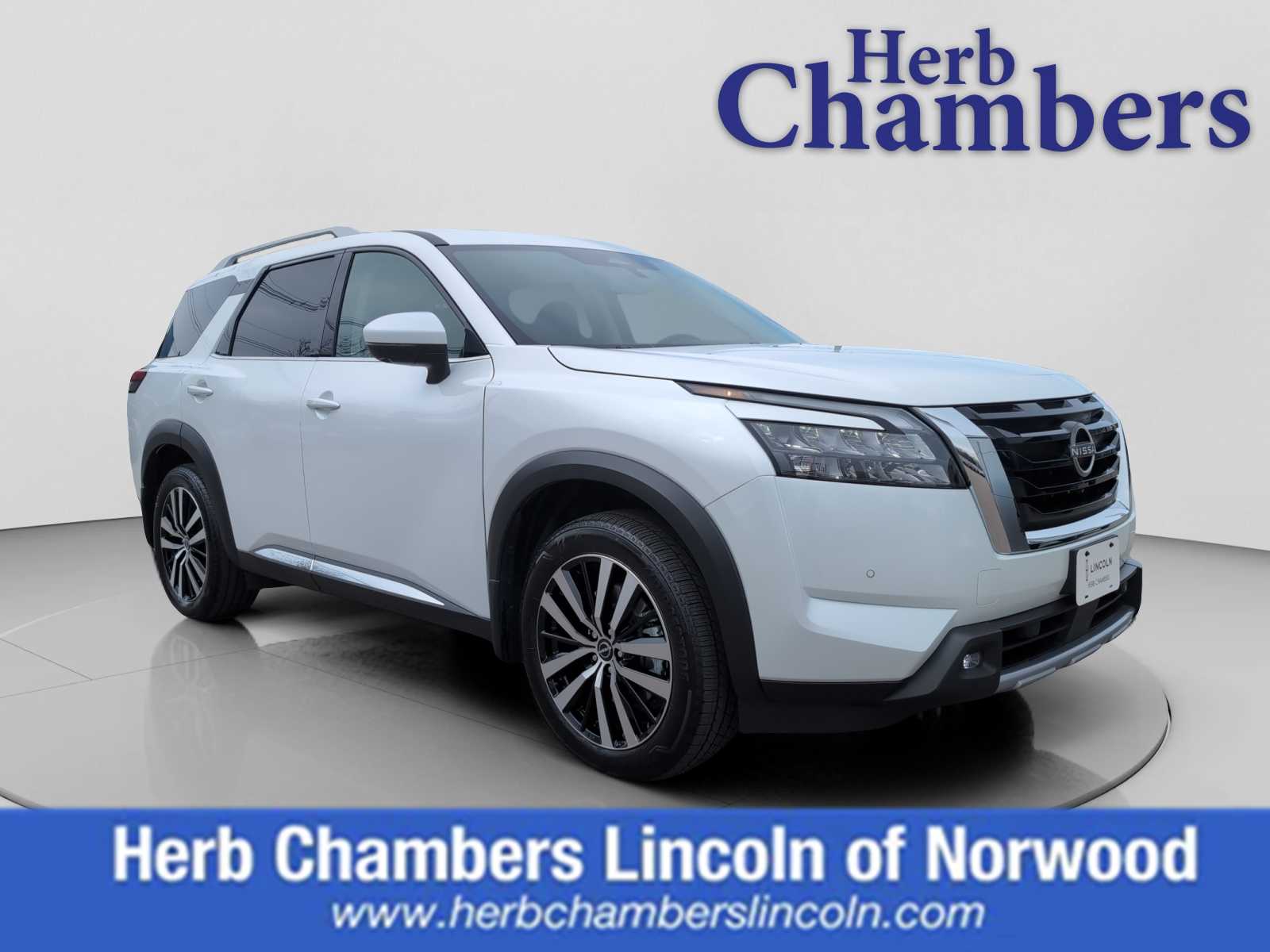 2025 Nissan Pathfinder Platinum 4WD