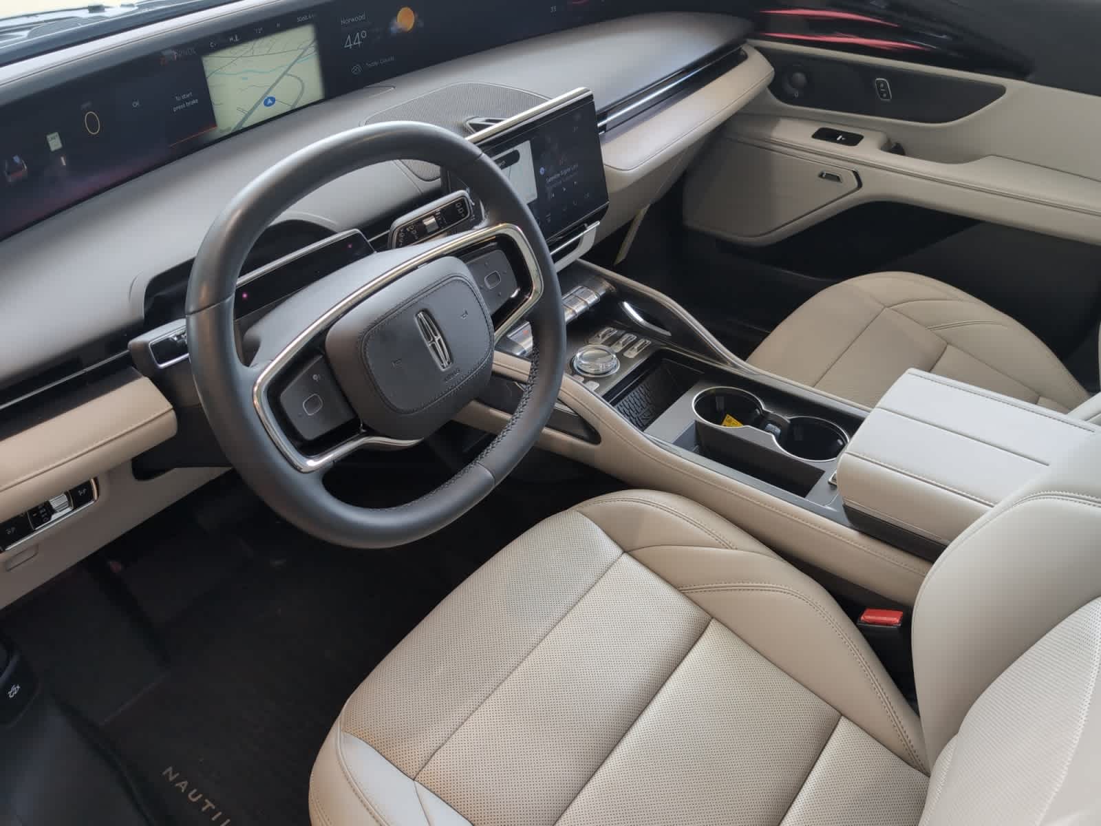 used 2026 Lincoln Nautilus car, priced at $61,398