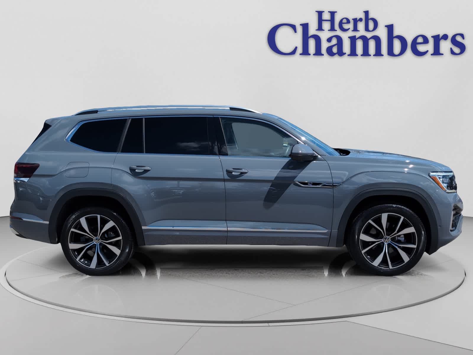 used 2025 Volkswagen Atlas car, priced at $44,398