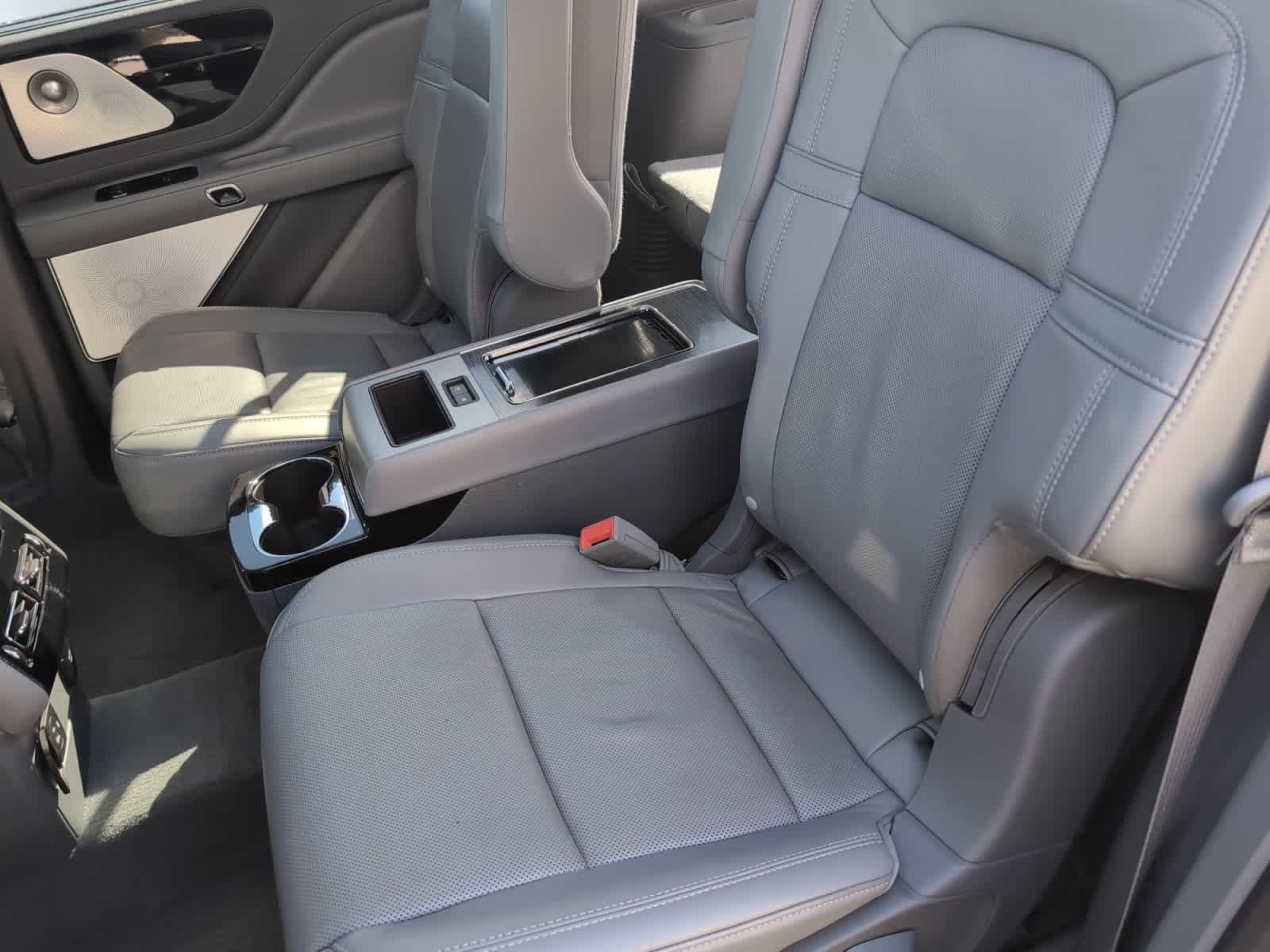 used 2020 Lincoln Aviator car, priced at $31,998