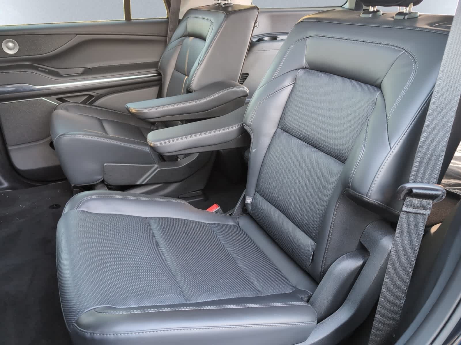 used 2025 Lincoln Navigator car, priced at $98,498