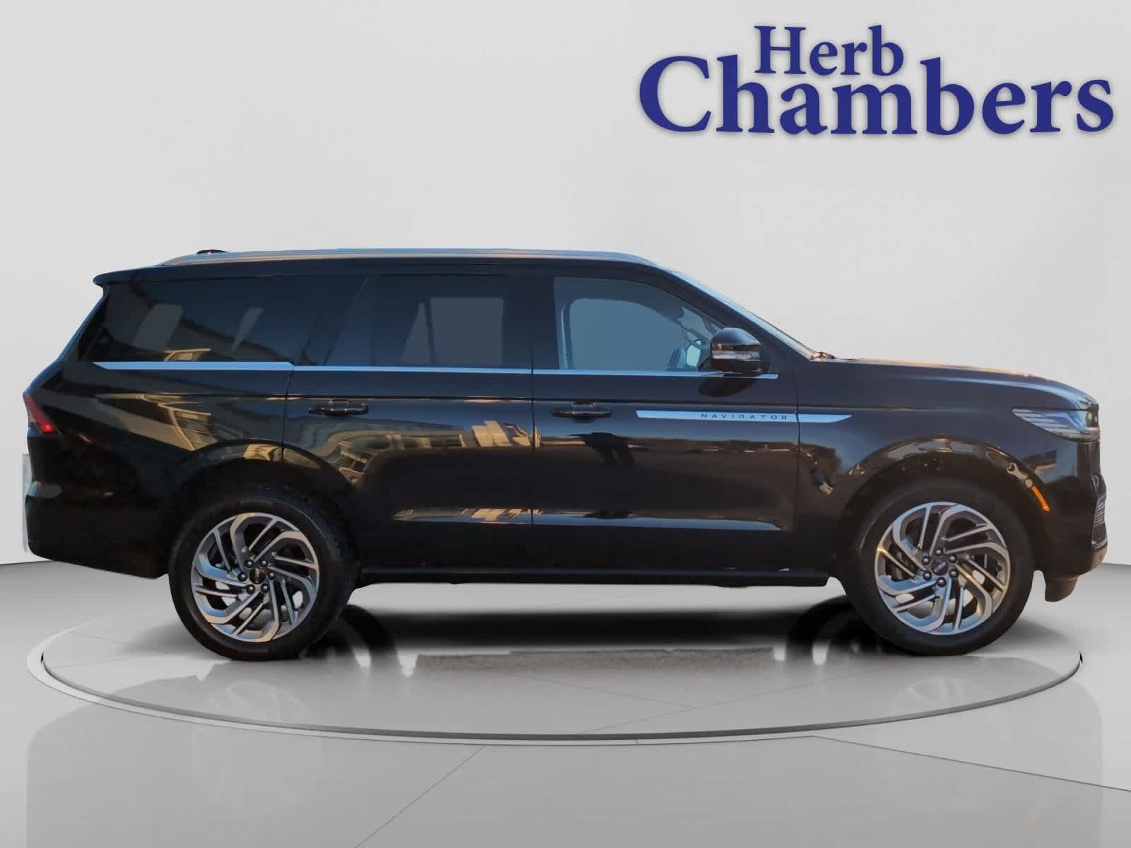 used 2025 Lincoln Navigator car, priced at $98,498