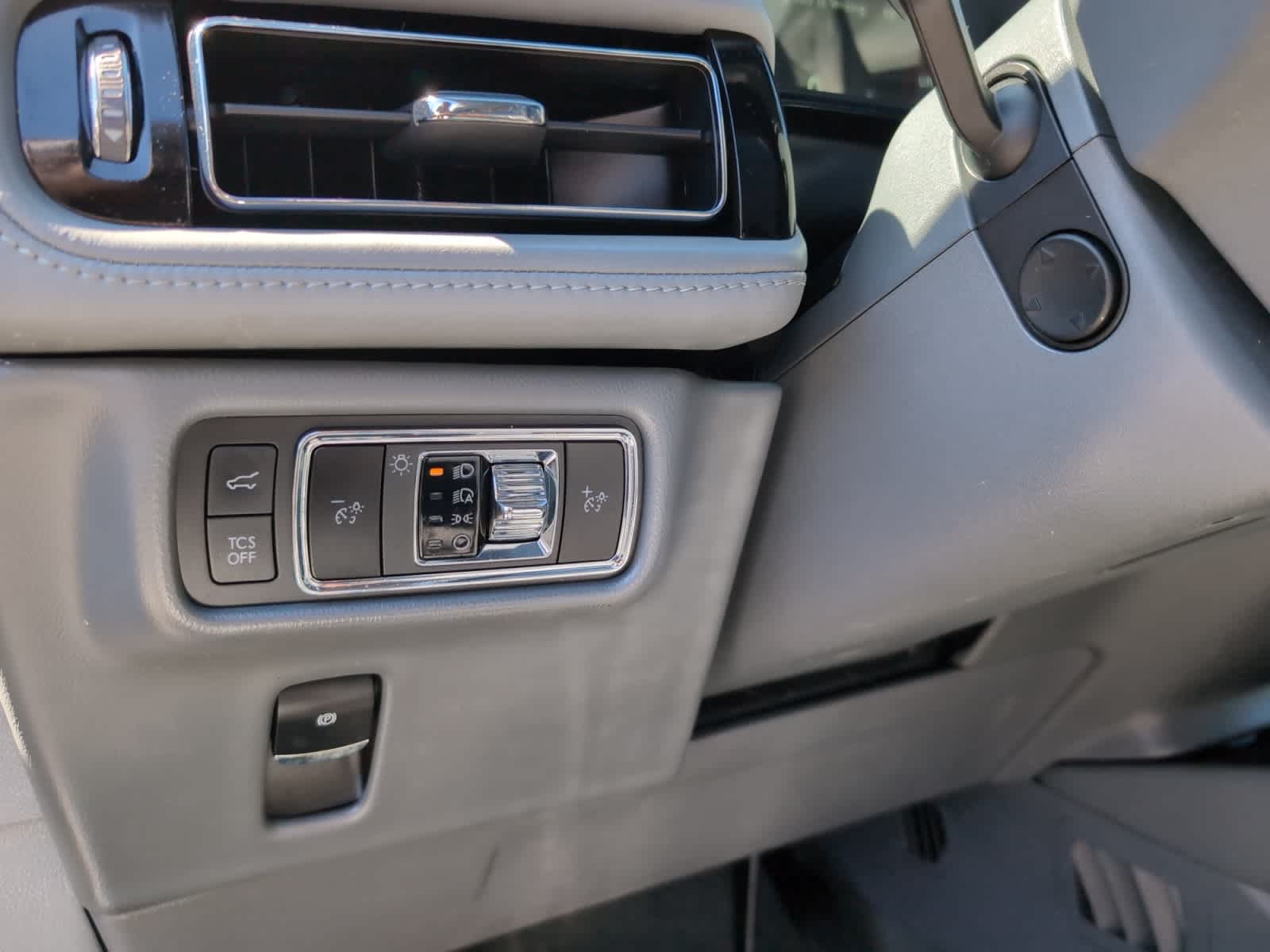 used 2022 Lincoln Nautilus car, priced at $34,898