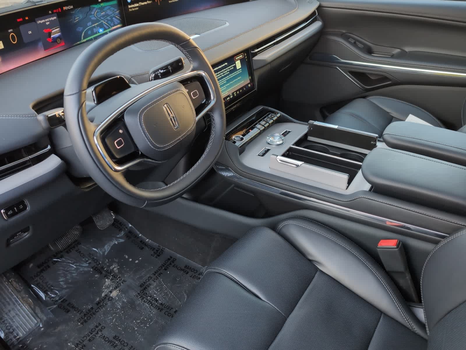 used 2025 Lincoln Navigator car, priced at $101,998