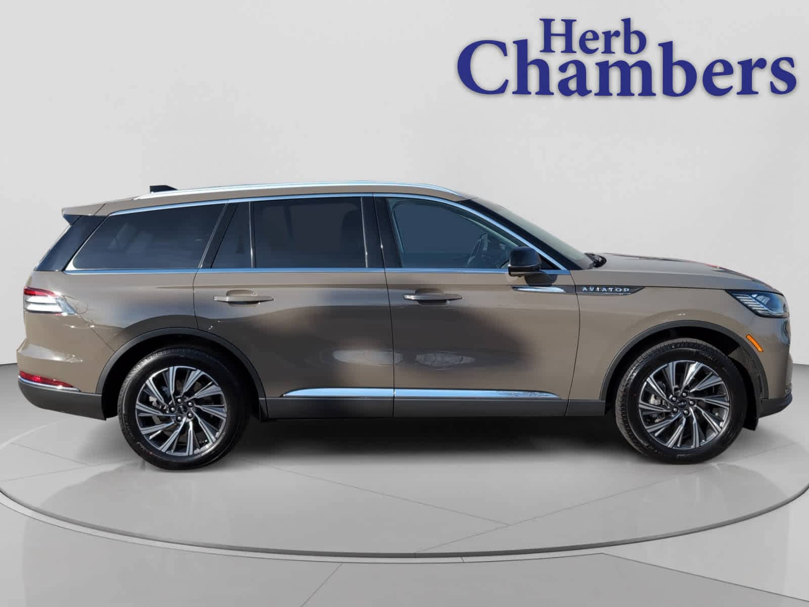 used 2025 Lincoln Aviator car, priced at $64,798