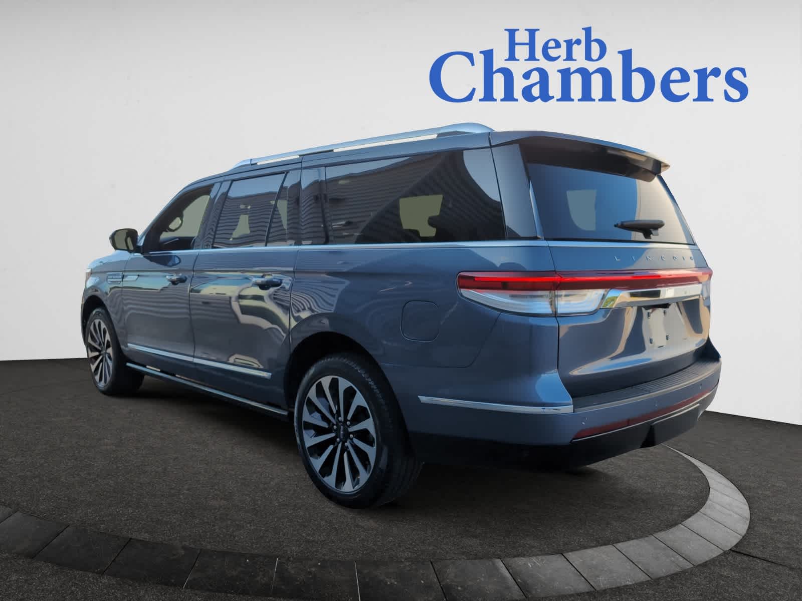 2022 Lincoln Navigator Reserve L photo 3