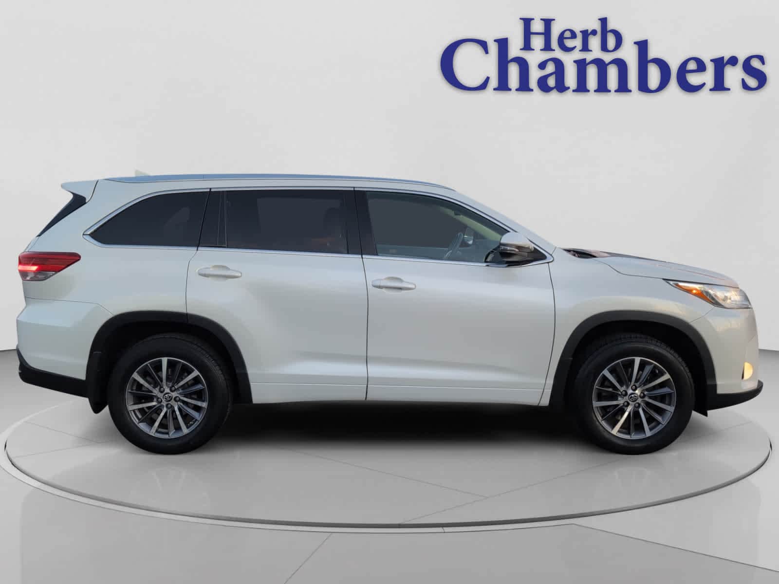used 2018 Toyota Highlander car, priced at $23,998