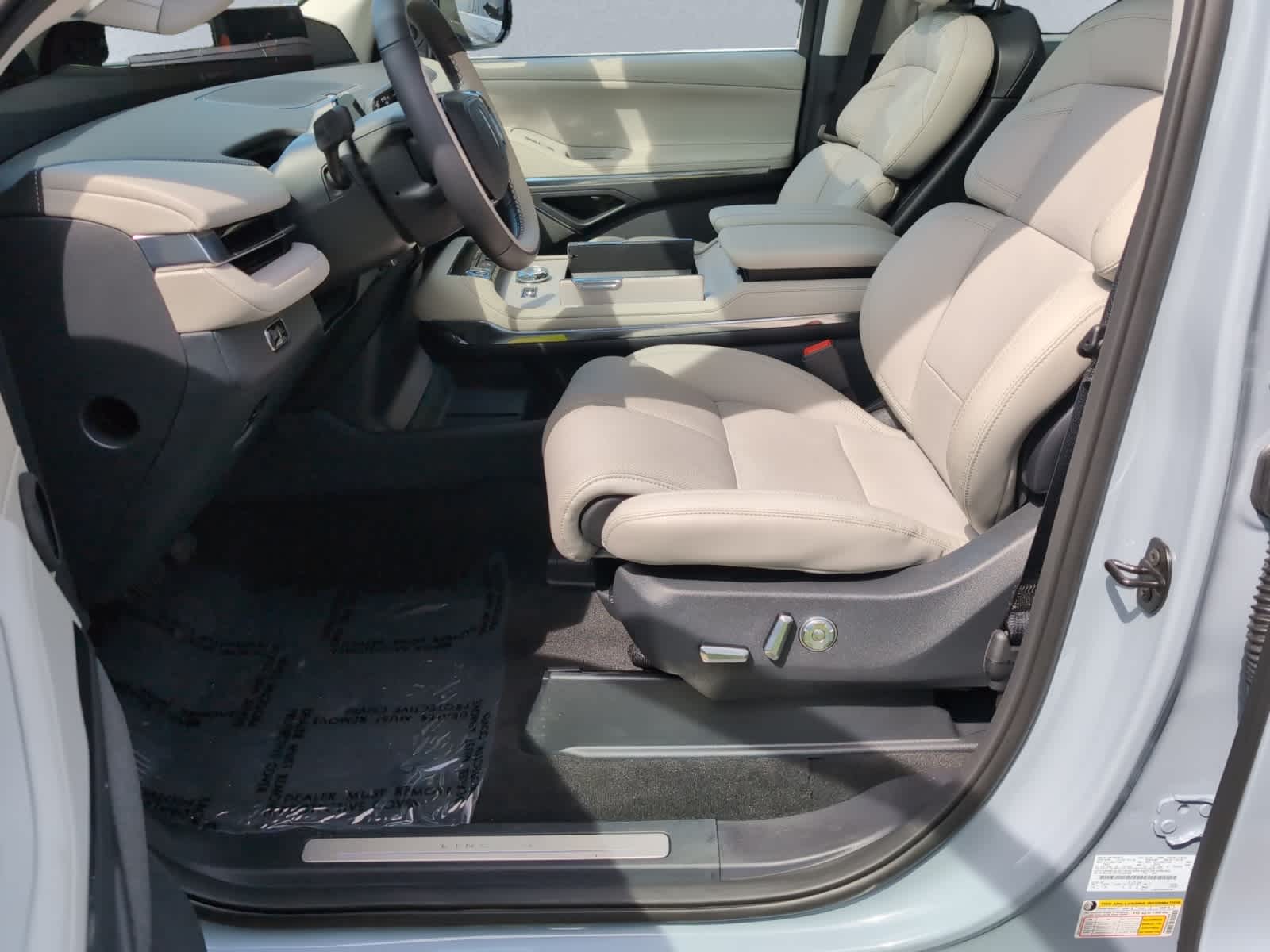 used 2026 Lincoln Navigator car, priced at $96,077