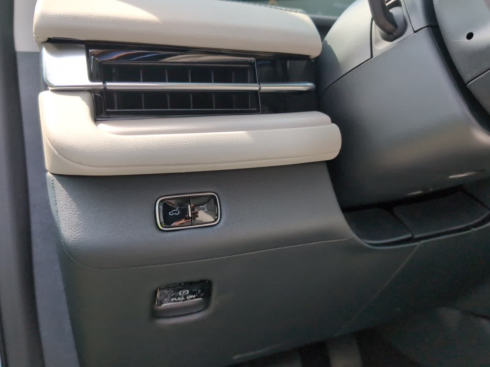 used 2026 Lincoln Navigator car, priced at $96,077