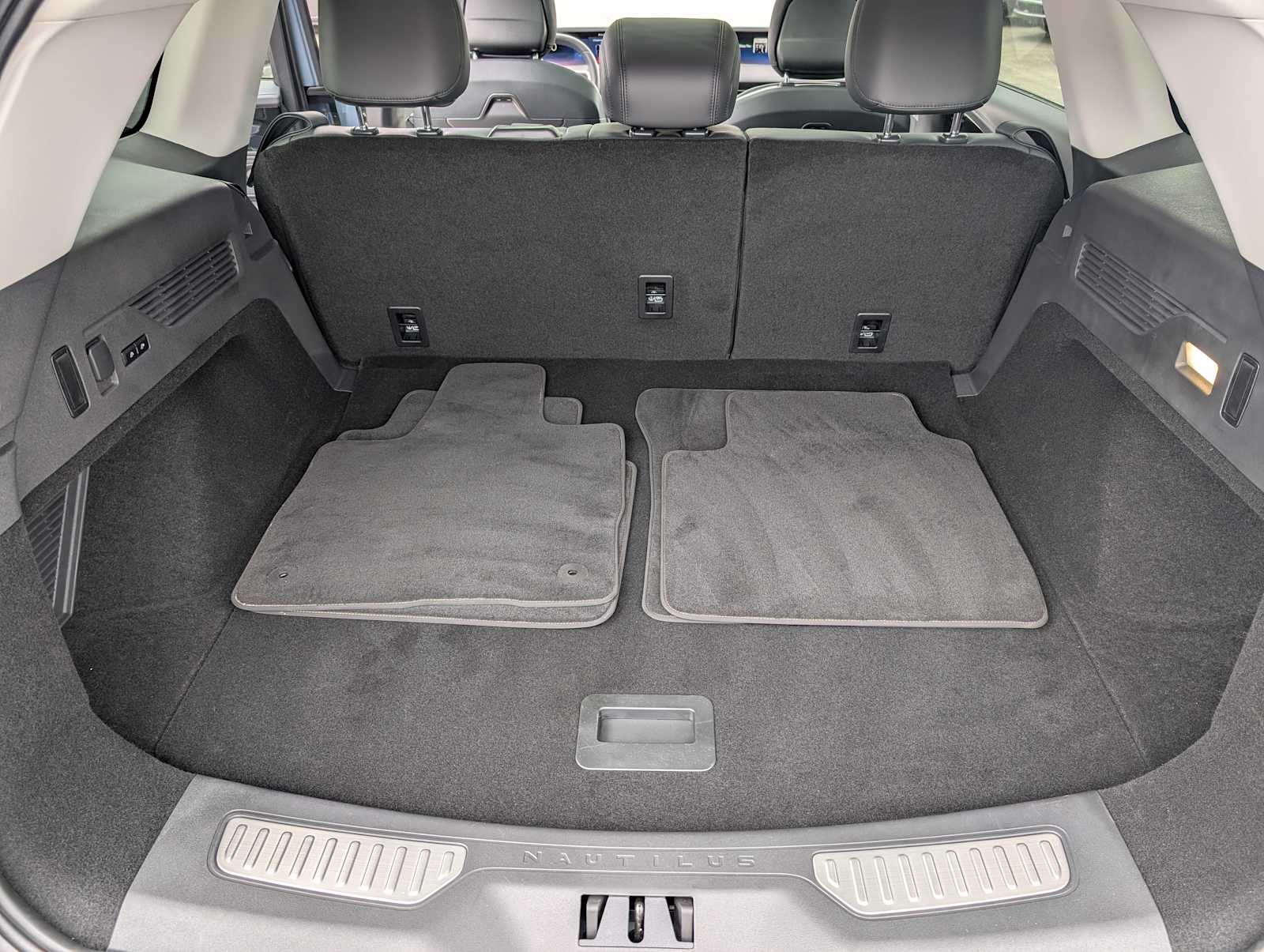 used 2026 Lincoln Nautilus car, priced at $56,570