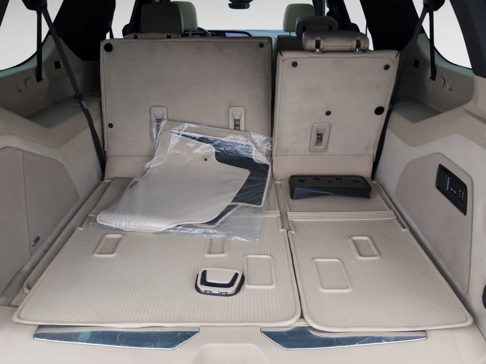 2022 Cadillac Escalade ESV Premium Luxury photo 4