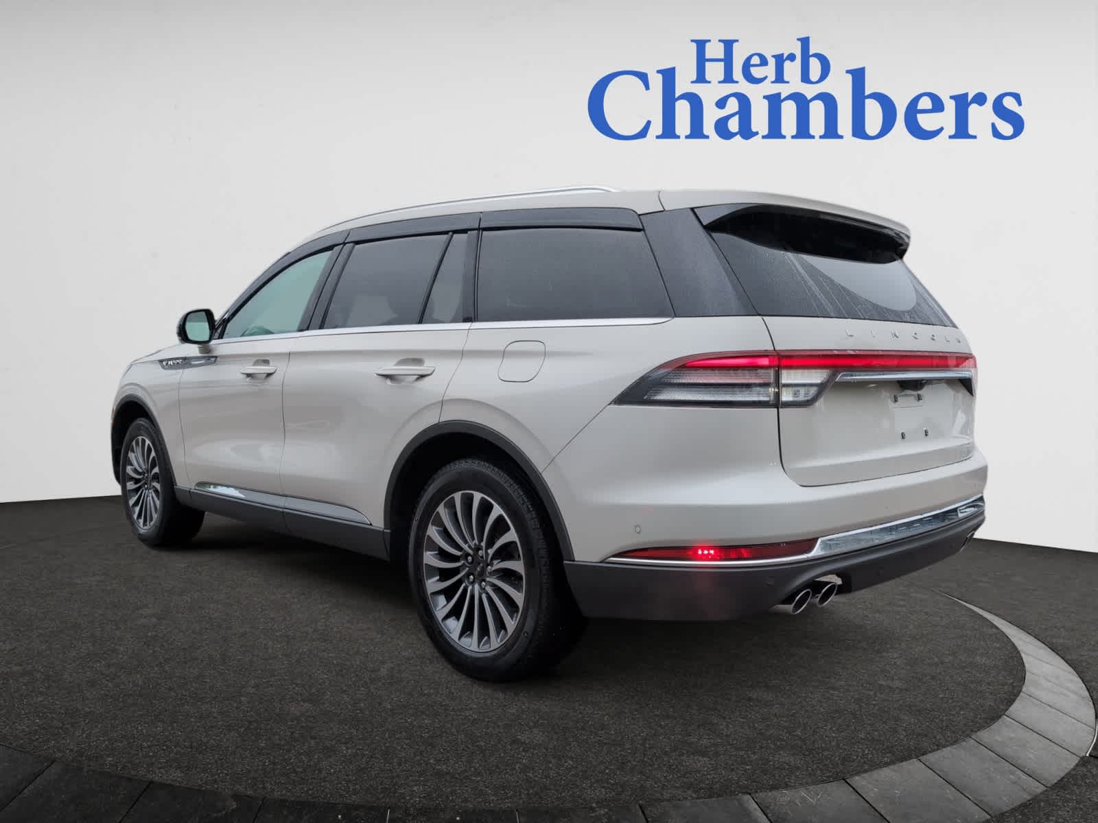 2023 Lincoln Aviator Reserve photo 3