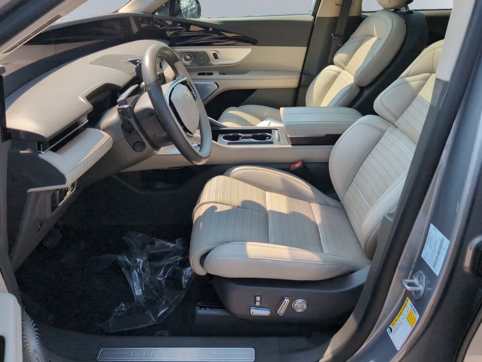 used 2025 Lincoln Nautilus car, priced at $57,298