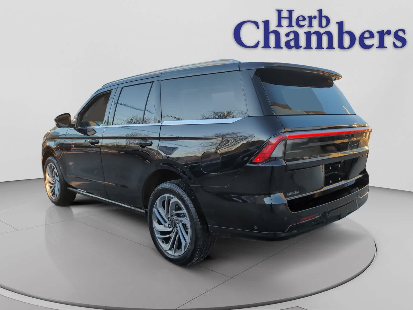 used 2025 Lincoln Navigator car, priced at $98,498