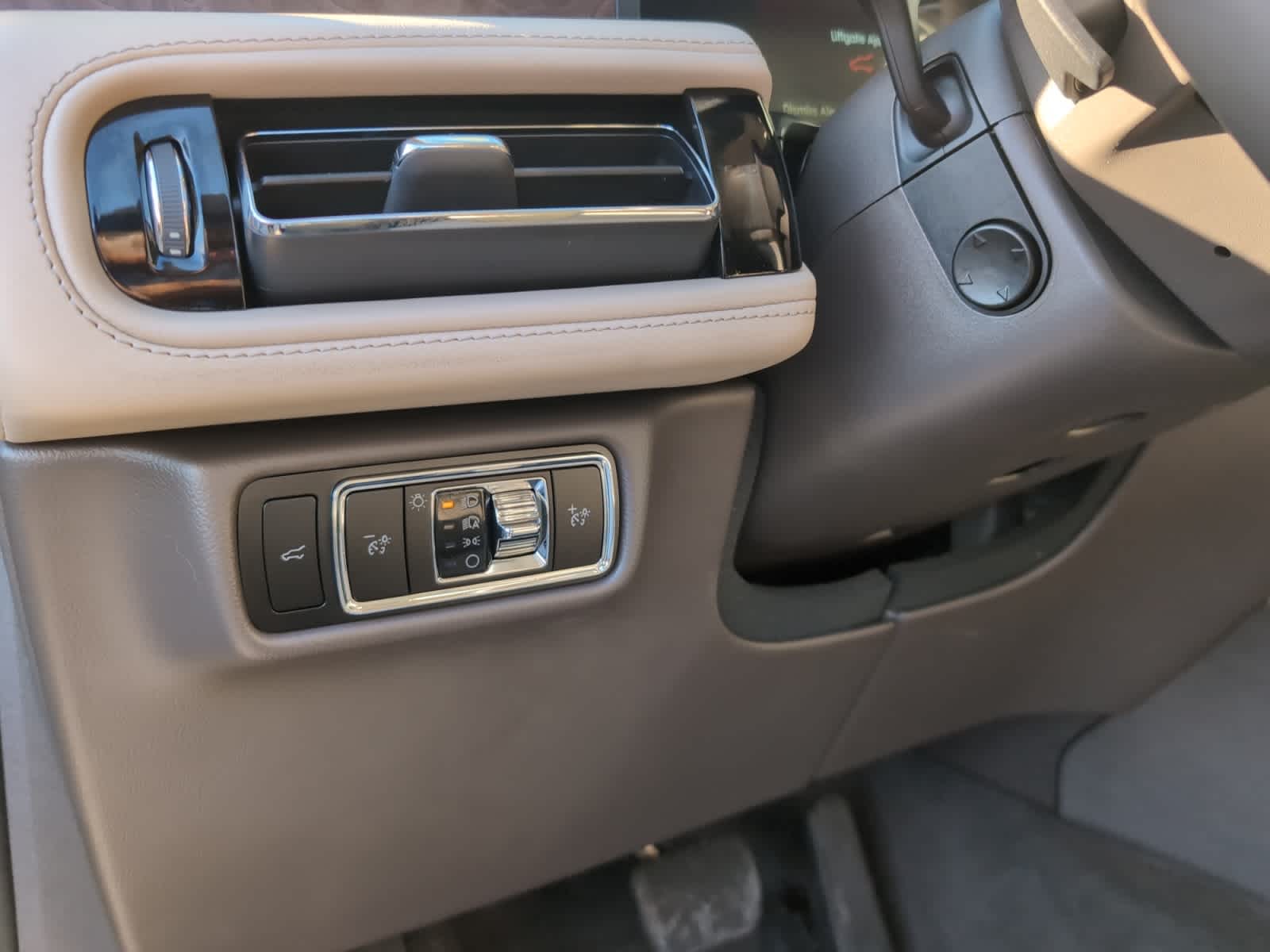 used 2023 Lincoln Aviator car, priced at $40,998