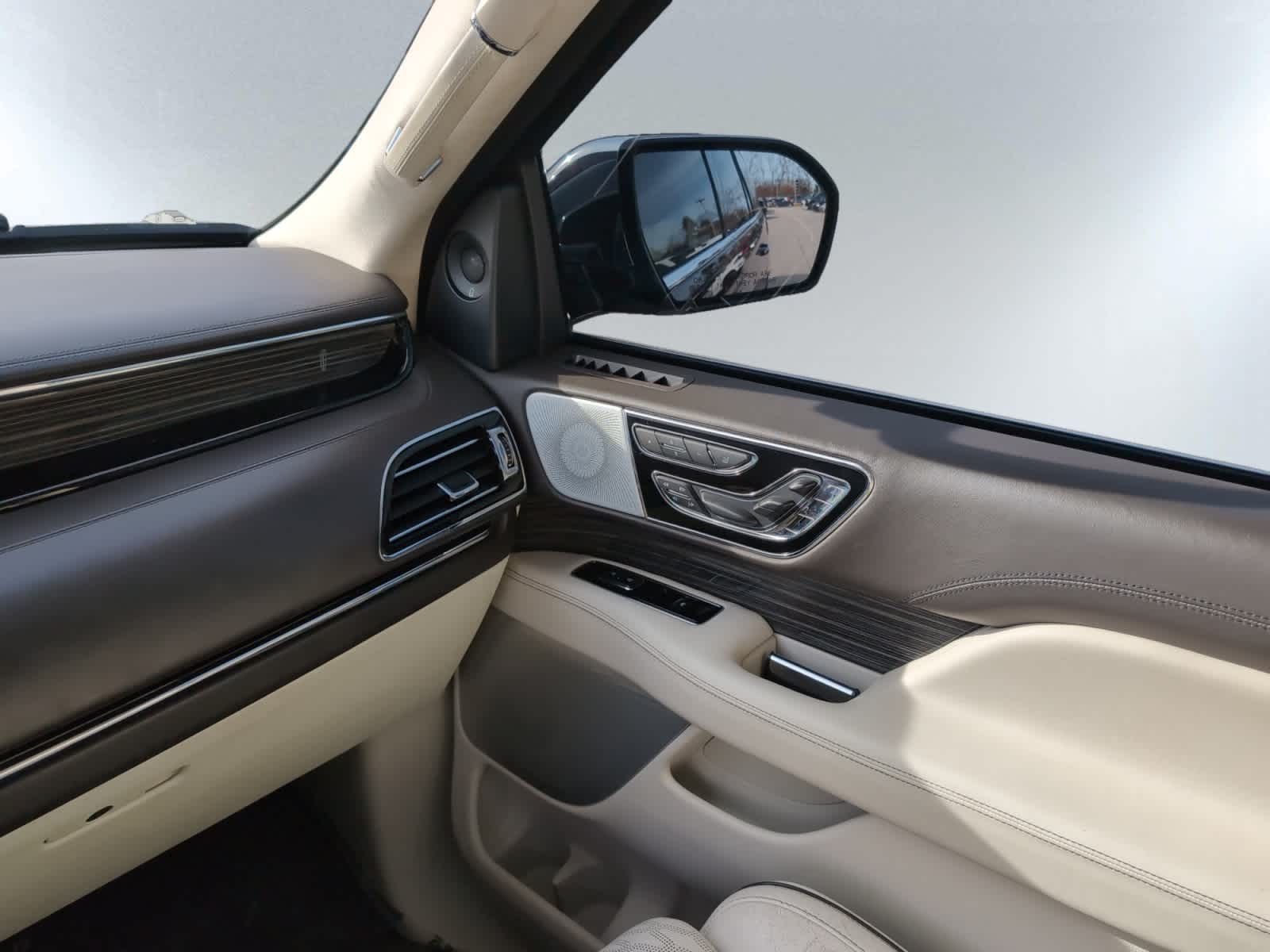 used 2021 Lincoln Navigator car, priced at $48,998