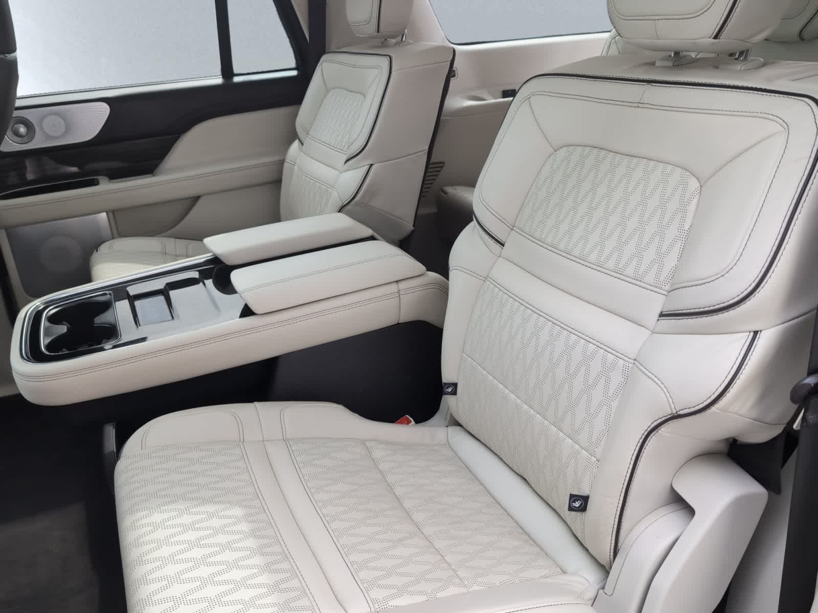 used 2022 Lincoln Navigator car, priced at $48,798