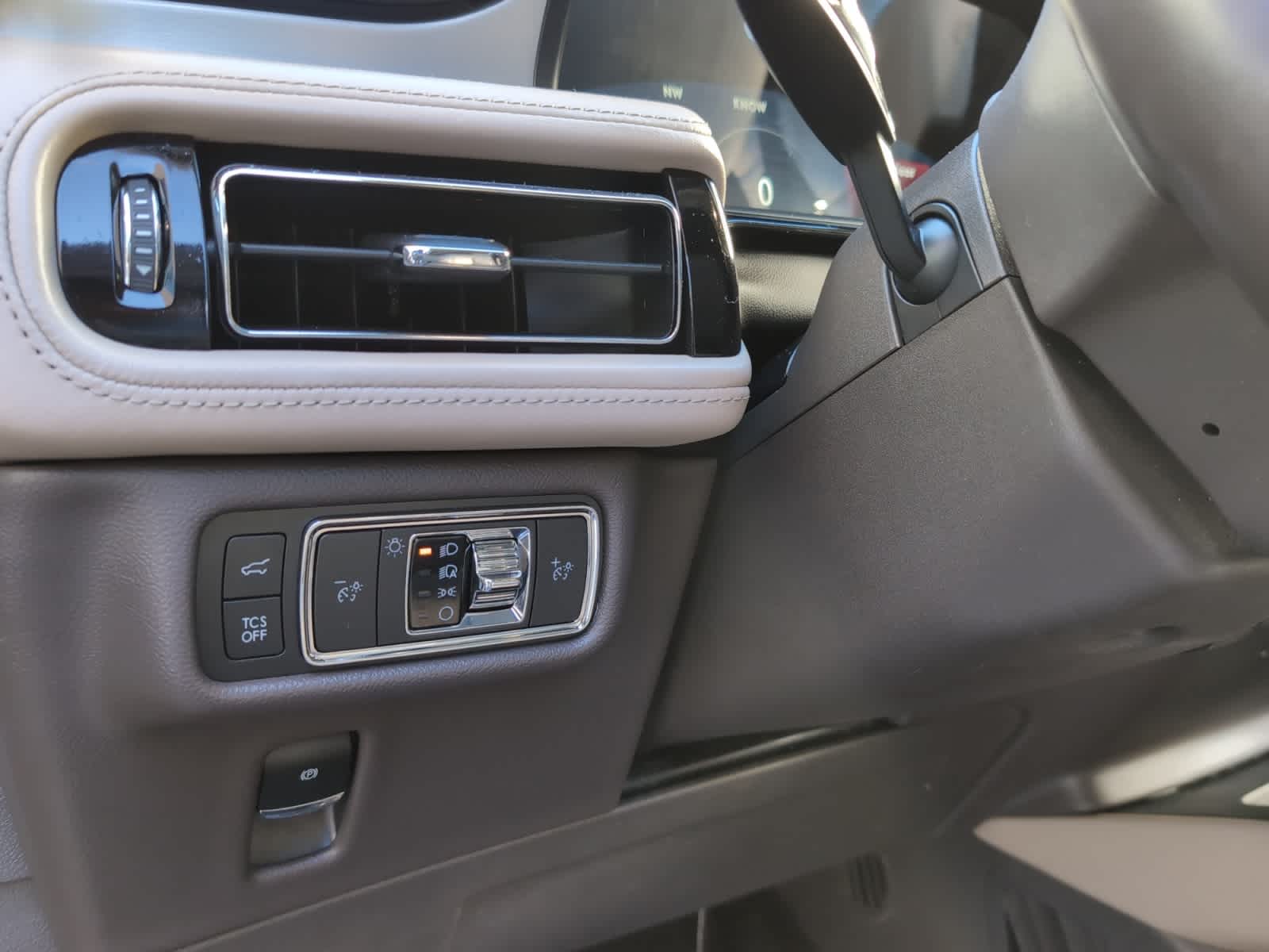 used 2021 Lincoln Nautilus car, priced at $21,998