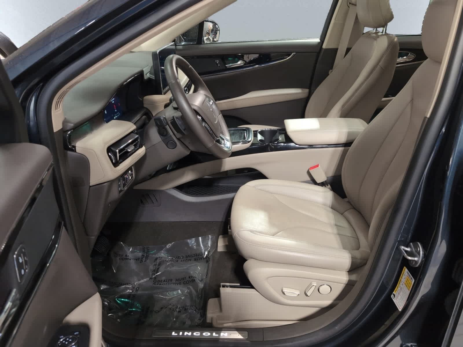 used 2023 Lincoln Nautilus car, priced at $30,998