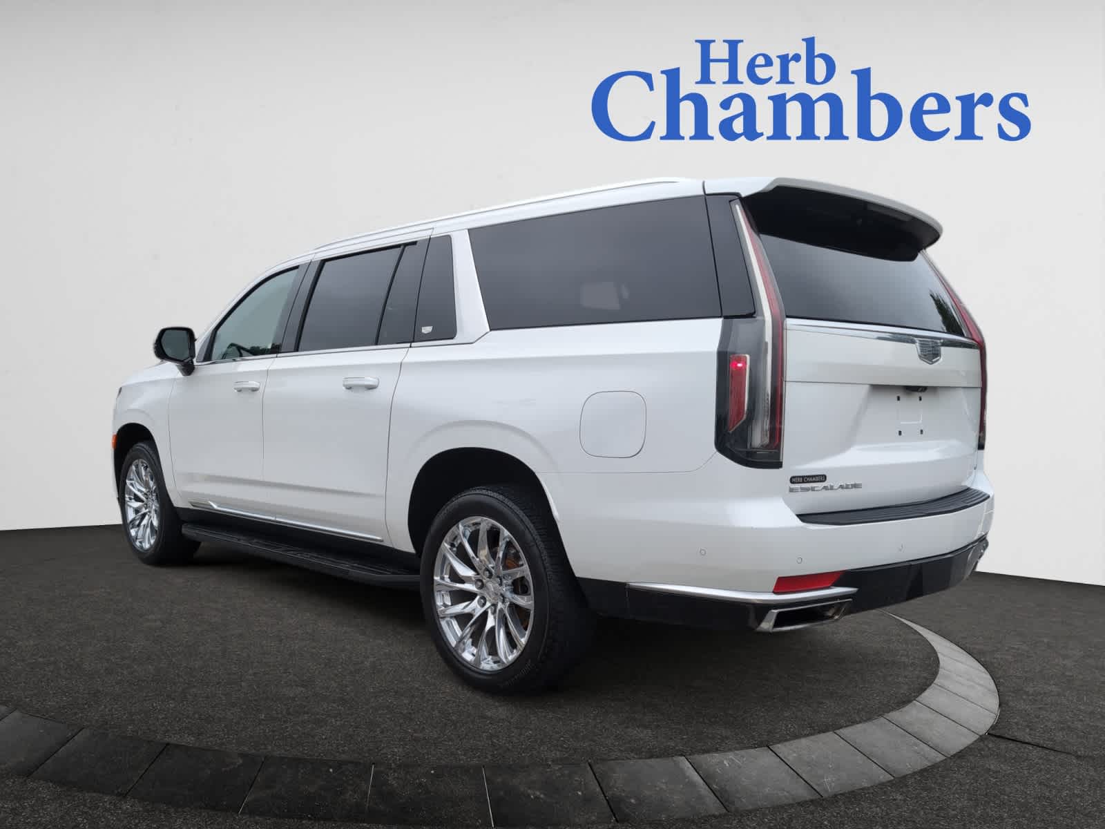 2022 Cadillac Escalade ESV Premium Luxury photo 3