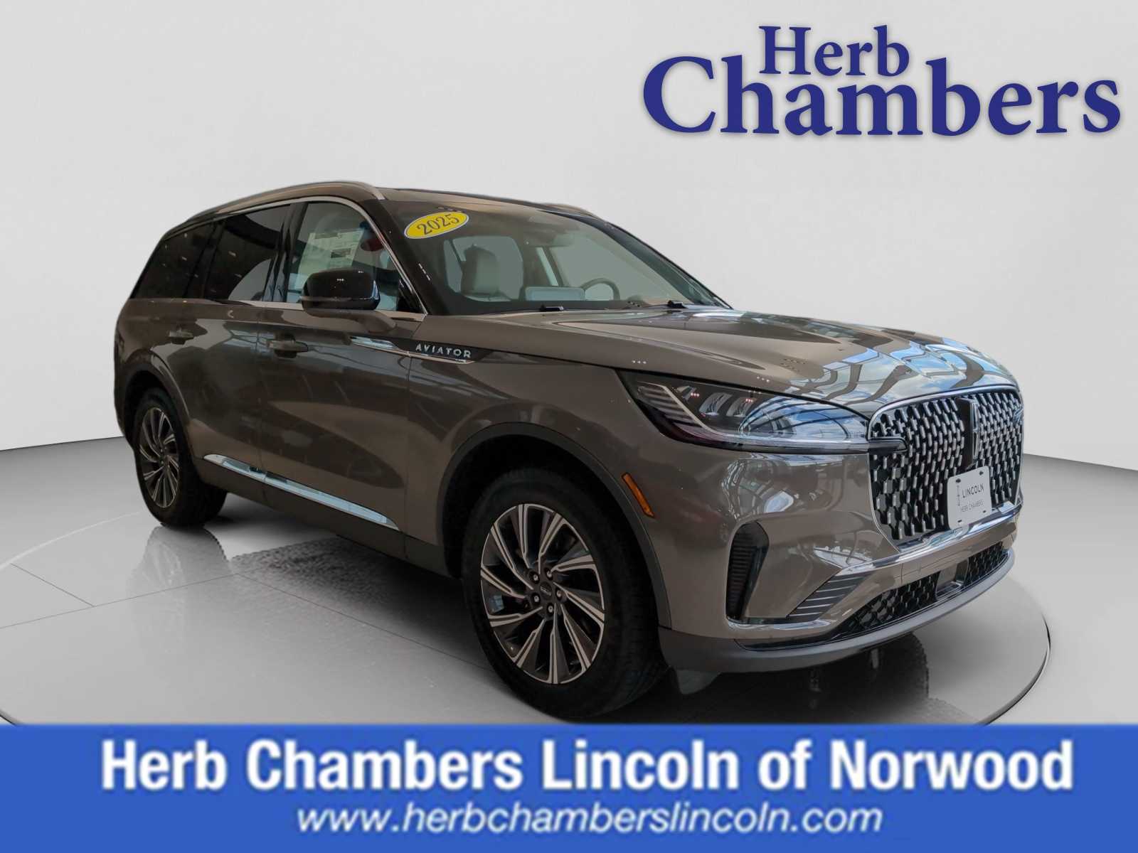 2025 Lincoln Aviator Premiere AWD's photo