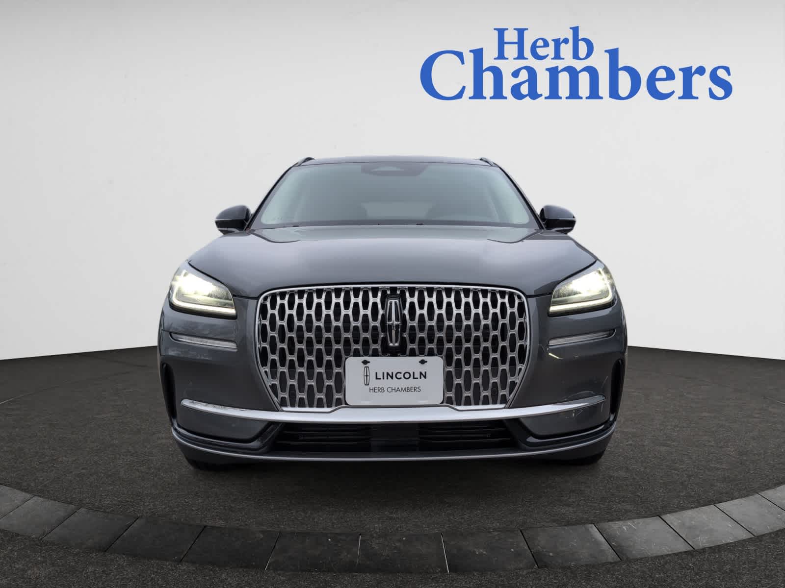 2025 Lincoln Corsair Premiere photo 2