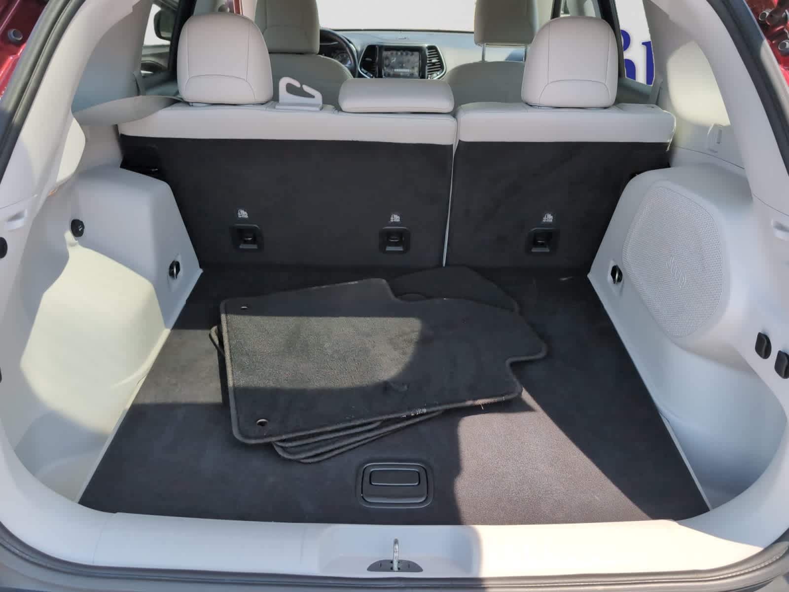 used 2020 Jeep Cherokee car, priced at $17,298