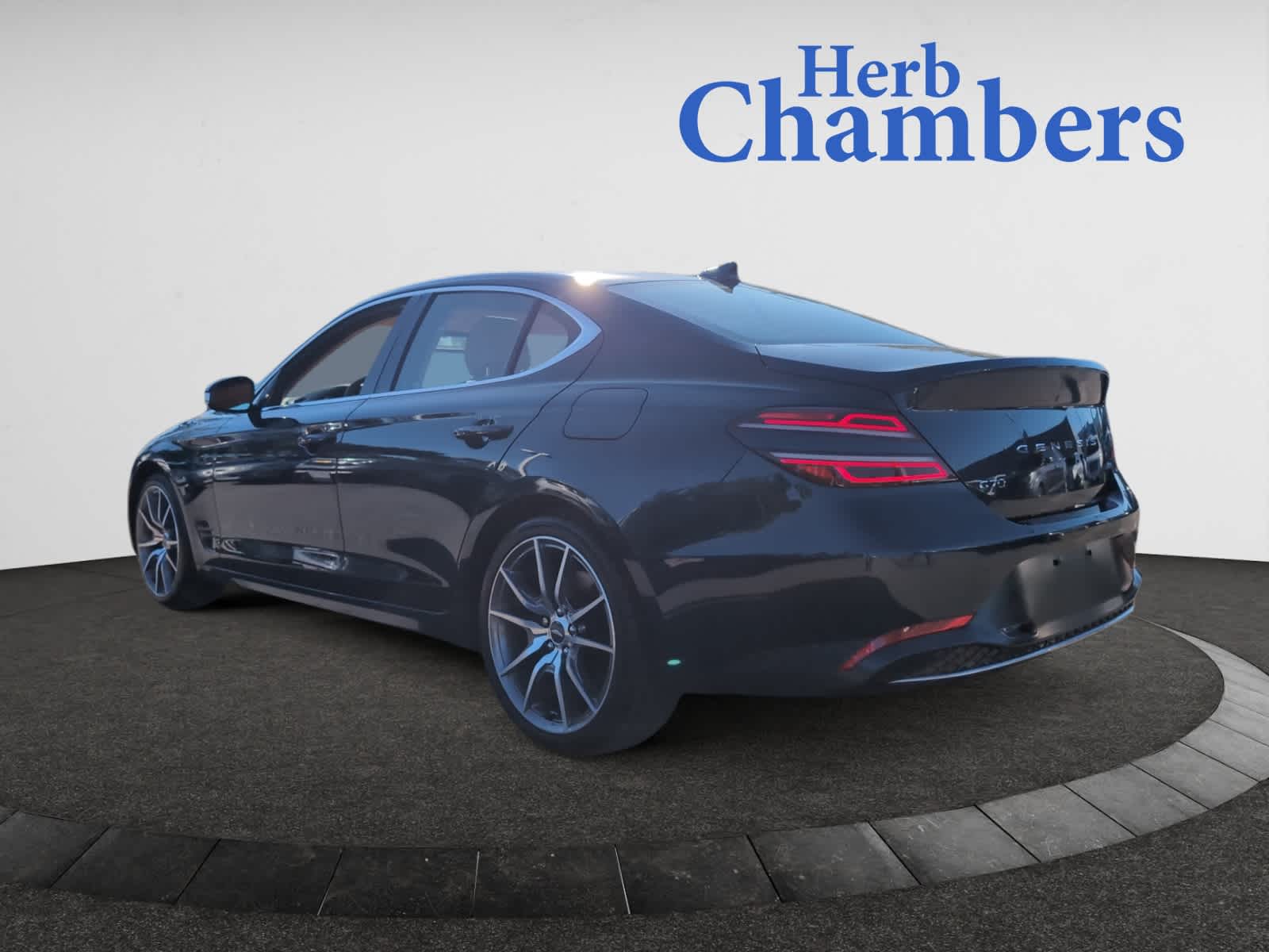 2022 Genesis G70 2.0T photo 3