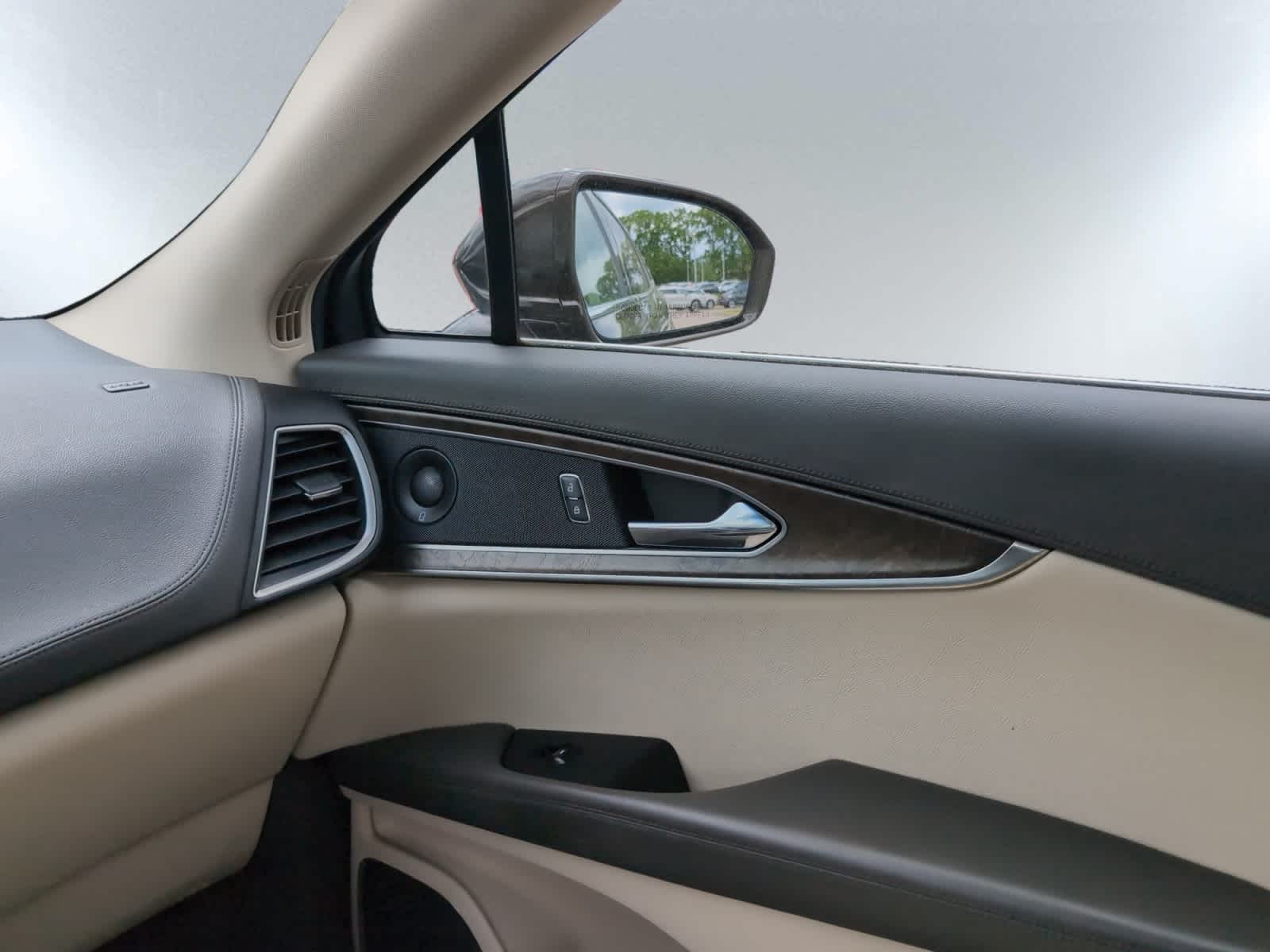 used 2019 Lincoln Nautilus car, priced at $23,798