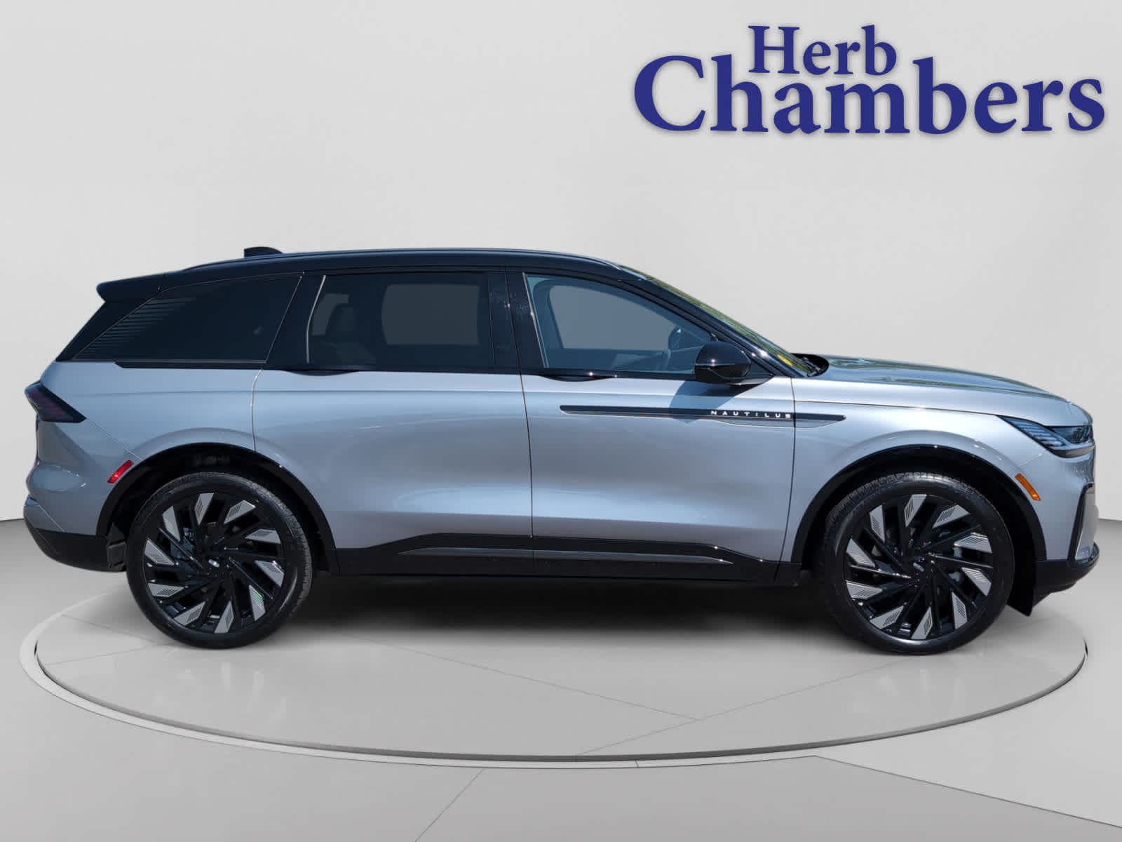 used 2025 Lincoln Nautilus car, priced at $57,298
