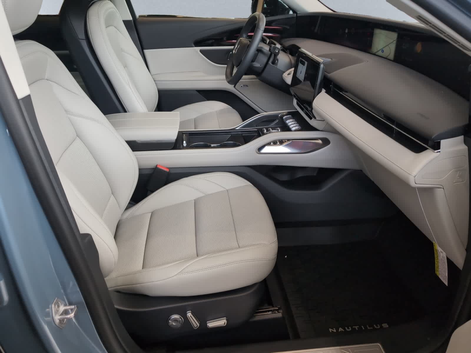 used 2026 Lincoln Nautilus car, priced at $61,398